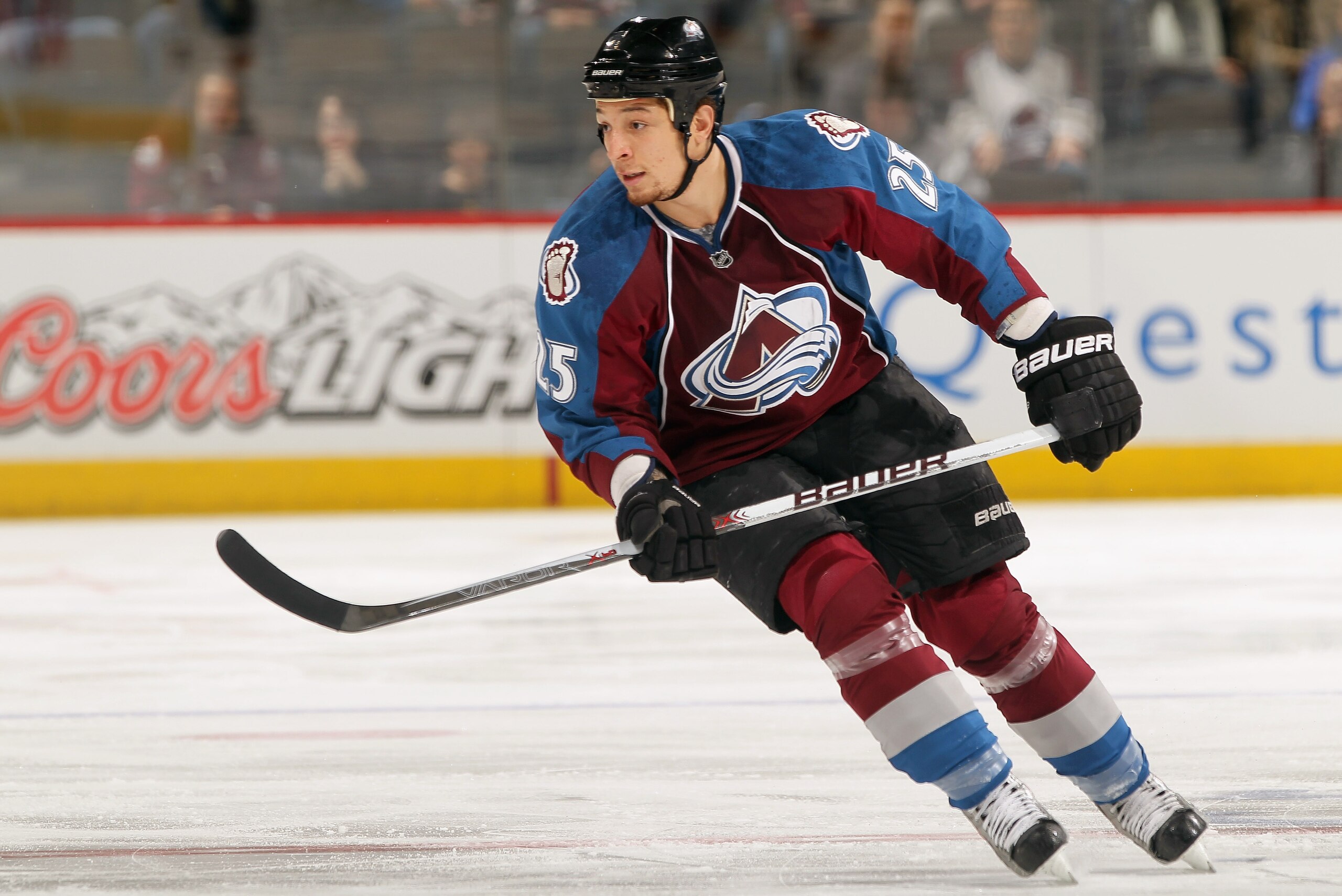 DENVER, CO - FEBRUARY 14:  Chris Stewart #25 of the Colorado Avalanche skates against the Calgary Flames at the Pepsi Center on February 14, 2011 in Denver, Colorado. The Flames defeated the Avalanche 9-1.  (Photo by Doug Pensinger/Getty Images)