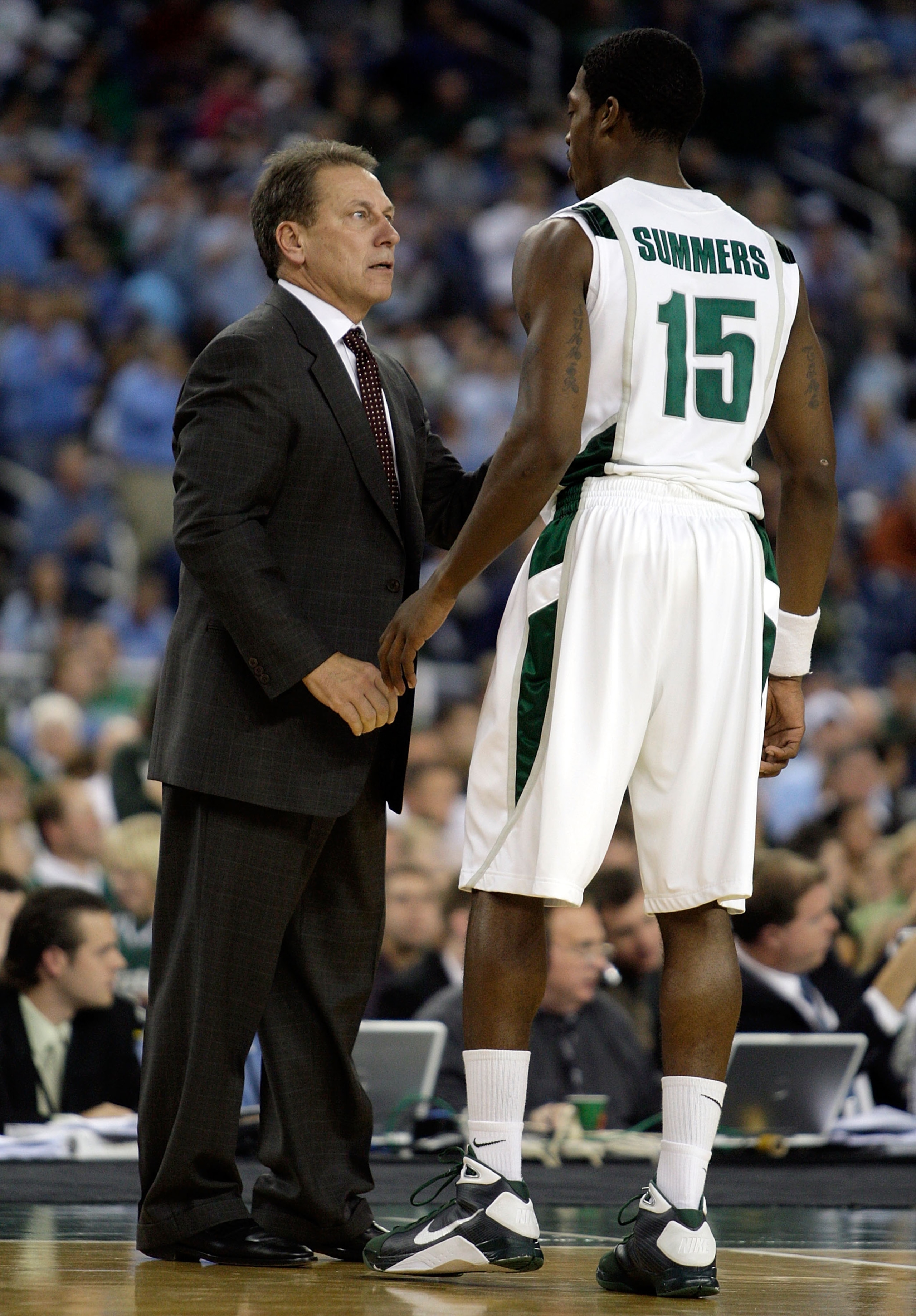 DETROIT - DECEMBER 03: Tom Izzo the Head coach of the Michigan State Spartans talks with Durrell Summers #15 during the game against the North Carolina Tar Heels on December 3, 2008 at Ford Field in Detroit, Michigan. (Photo by Andy Lyons/Getty Images DETROIT - DECEMBER 03: Tom Izzo the Head coach of the Michigan State Spartans talks with Durrell Summers #15 during the game against the North Carolina Tar Heels on December 3, 2008 at Ford Field in Detroit, Michigan. (Photo by Andy Lyons/Getty Images