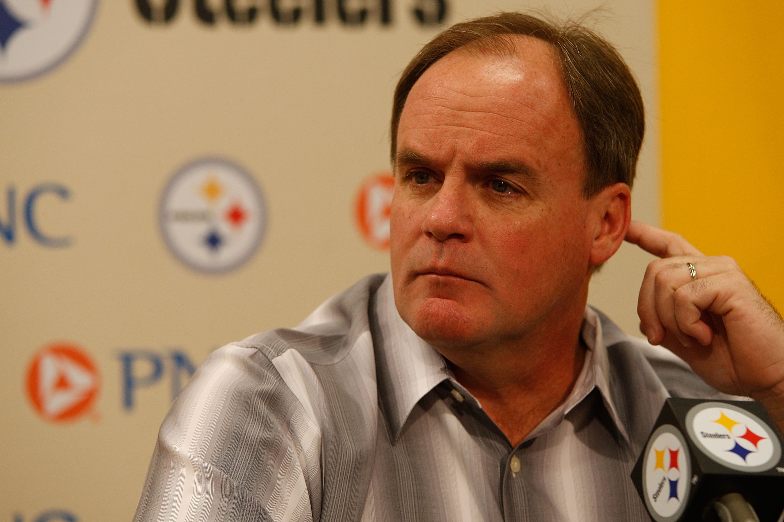PITTSBURGH - APRIL 19:  Director of Football Operations Kevin Colbert of the Pittsburgh Steelers speaks during a press conference following practice on April 19, 2010 at the Pittsburgh Steelers South Side training facility in Pittsburgh, Pennsylvania.  (P