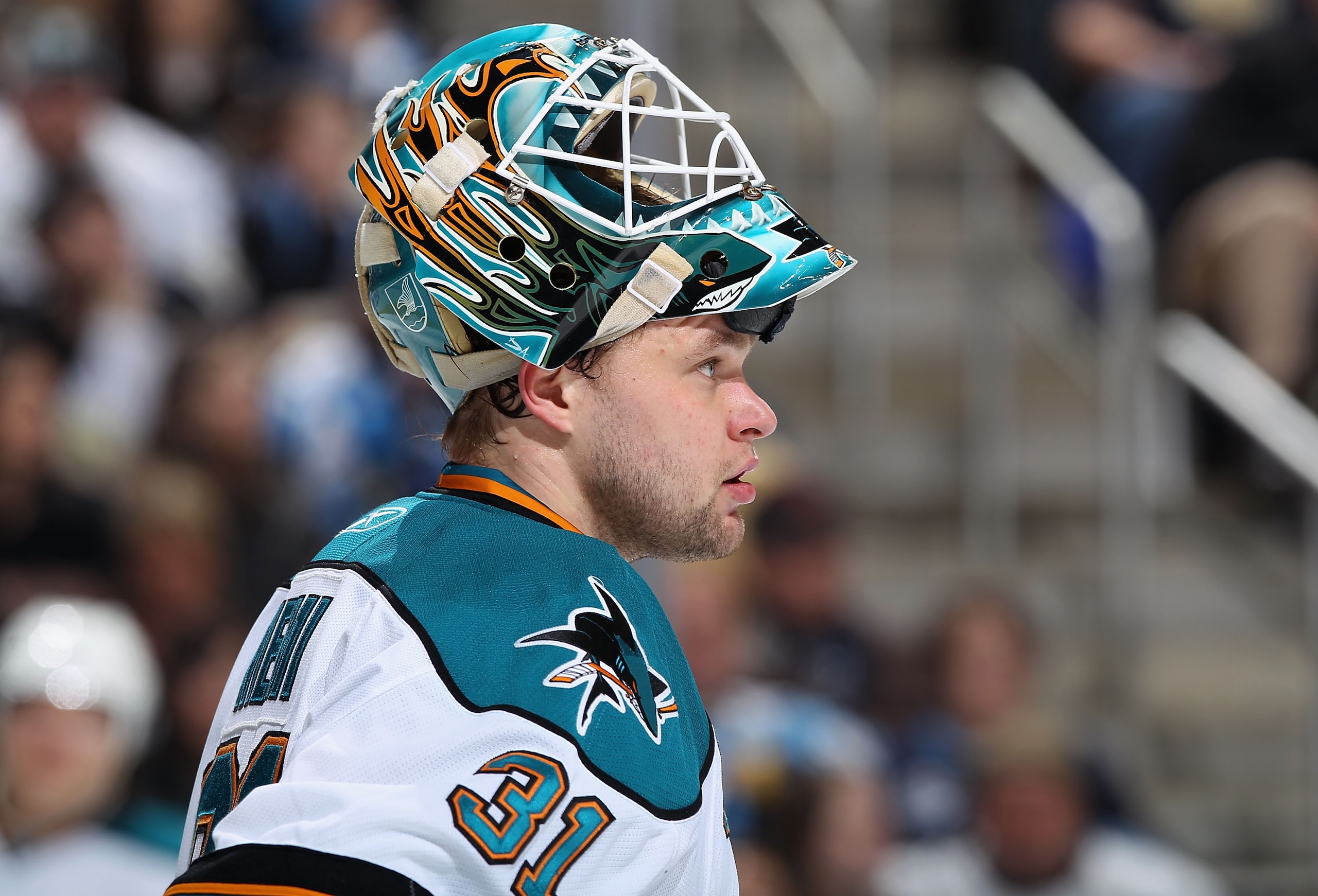PITTSBURGH, PA - FEBRUARY 23:  Goaltender Antti Niemi #31 of the San Jose Sharks during the NHL game against the Pittsburgh Penguins at Consol Energy Center on February 23, 2011 in Pittsburgh, Pennsylvania. The Sharks defeated the Penguins 3-2 in overtime
