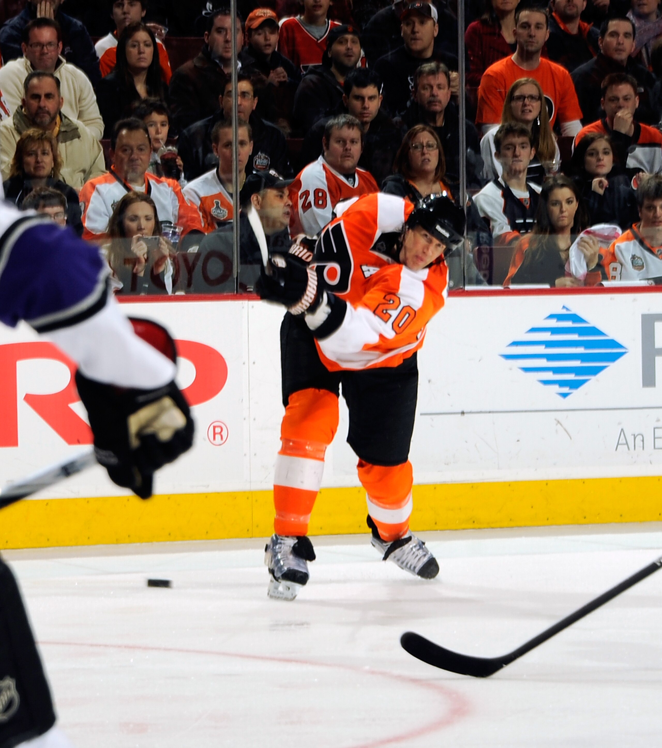 PHILADELPHIA - FEBRUARY 13:  Chris Pronger #20 of the Philadelphia Flyers in action during a game against the Los Angeles Kings on February 13, 2011 at the Wells Fargo Center in Philadelphia, Pennsylvania.  (Photo by Lou Capozzola/Getty Images)