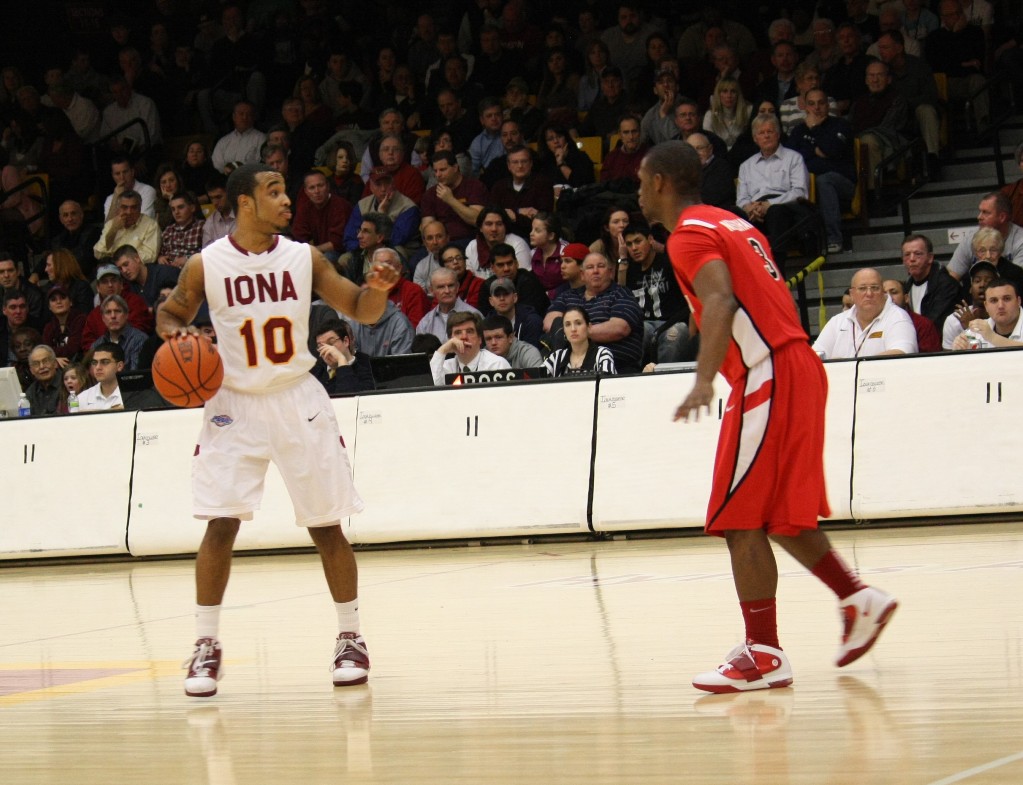 Jermel Jenkins sets Gael offense