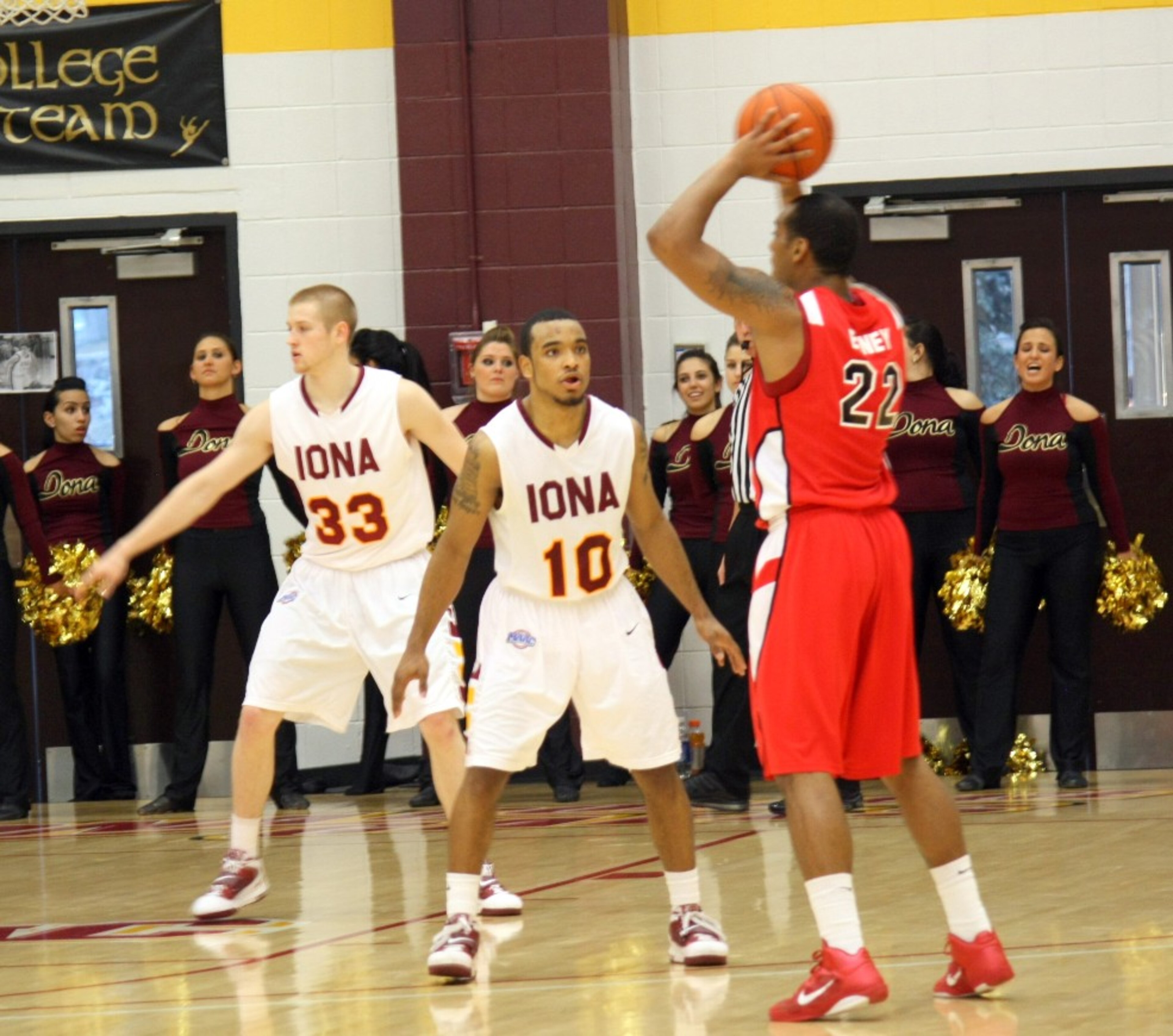 Kyle Smyth and Jermel Jenkins on Defense Kyle Smyth and Jermel Jenkins on Defense