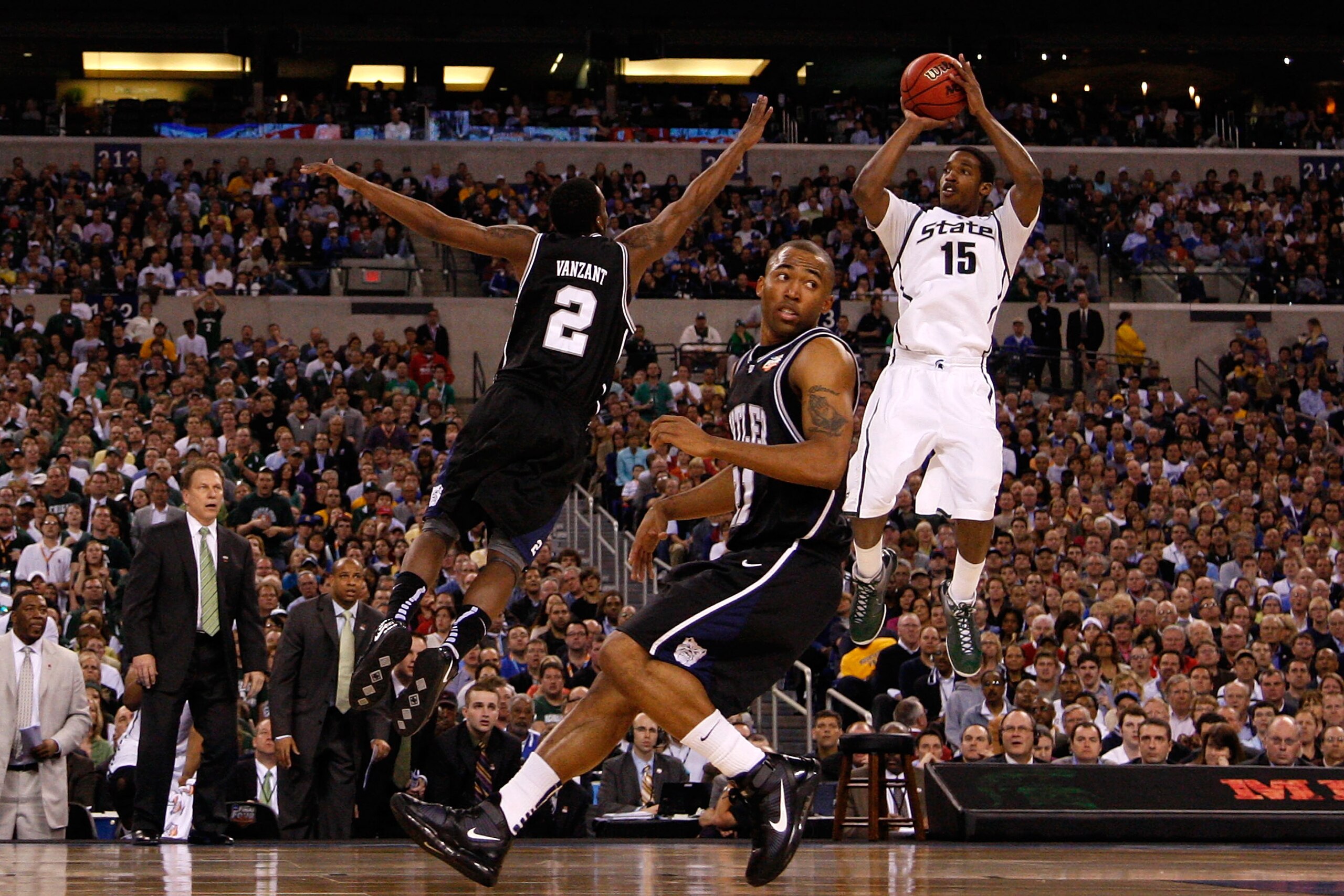 INDIANAPOLIS - APRIL 03: Durrell Summers #15 of the Michigan State Spartans attempts a shot against Shawn Vanzant #2 of the Butler Bulldogs during the National Semifinal game of the 2010 NCAA Division I Men's Basketball Championship on April 3, 2010 in I INDIANAPOLIS - APRIL 03: Durrell Summers #15 of the Michigan State Spartans attempts a shot against Shawn Vanzant #2 of the Butler Bulldogs during the National Semifinal game of the 2010 NCAA Division I Men's Basketball Championship on April 3, 2010 in I