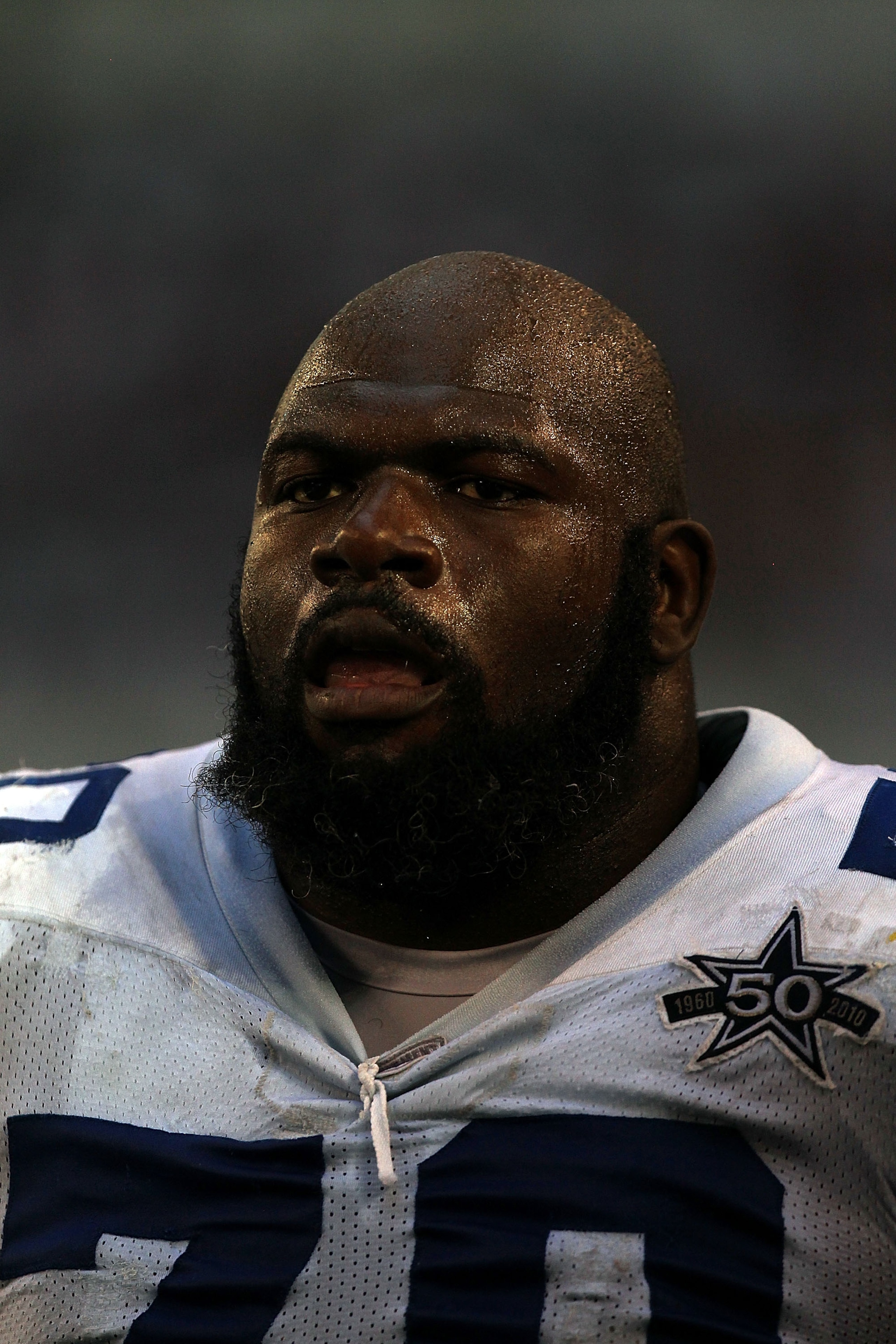 ARLINGTON, TX - DECEMBER 19:  Leonard Davis #70 of the Dallas Cowboys at Cowboys Stadium on December 19, 2010 in Arlington, Texas.  (Photo by Ronald Martinez/Getty Images)