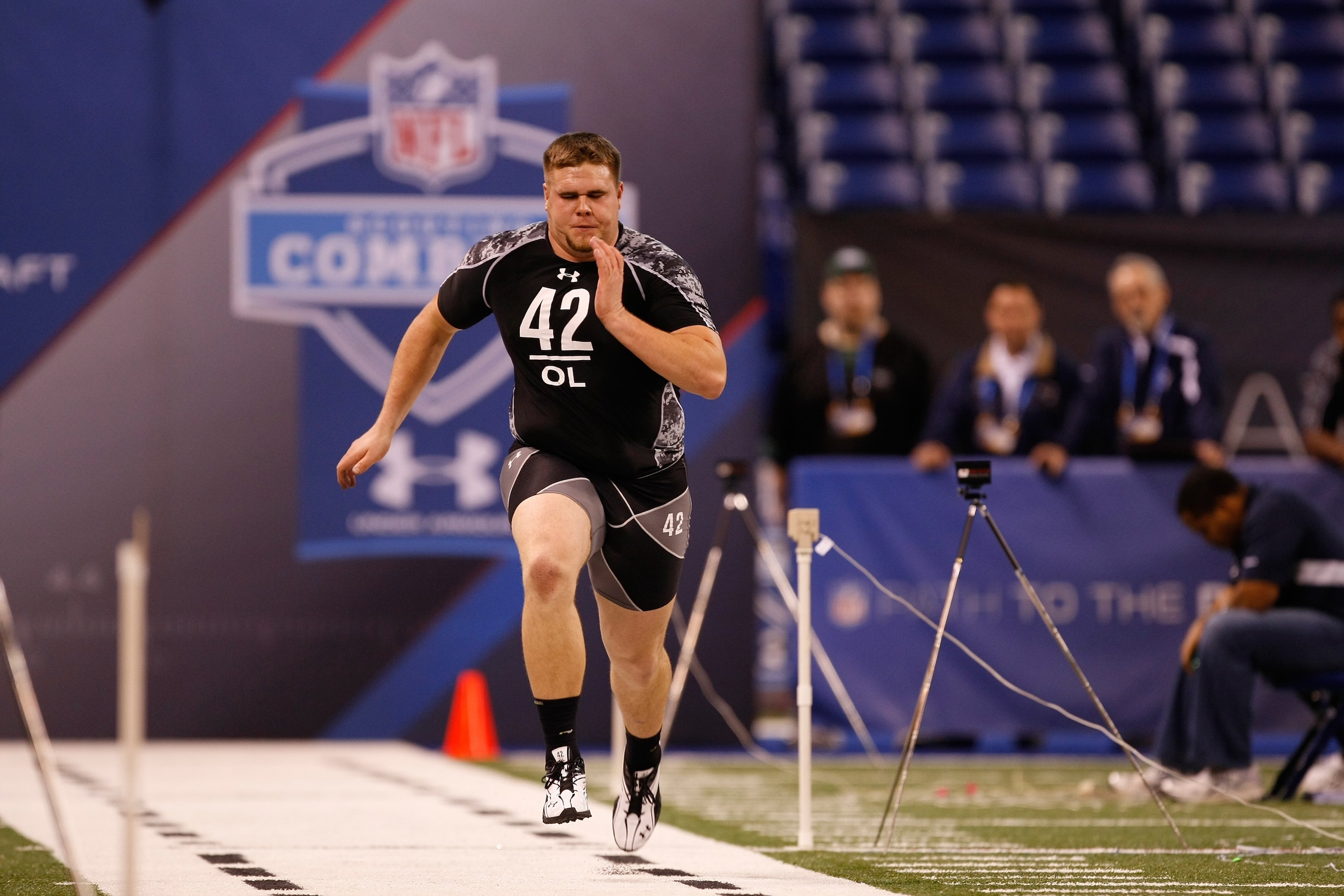 INDIANAPOLIS, IN - FEBRUARY 27: Offensive lineman J.D. Walton of Baylor runs the 40 yard dash during the NFL Scouting Combine presented by Under Armour at Lucas Oil Stadium on February 27, 2010 in Indianapolis, Indiana. (Photo by Scott Boehm/Getty Images)