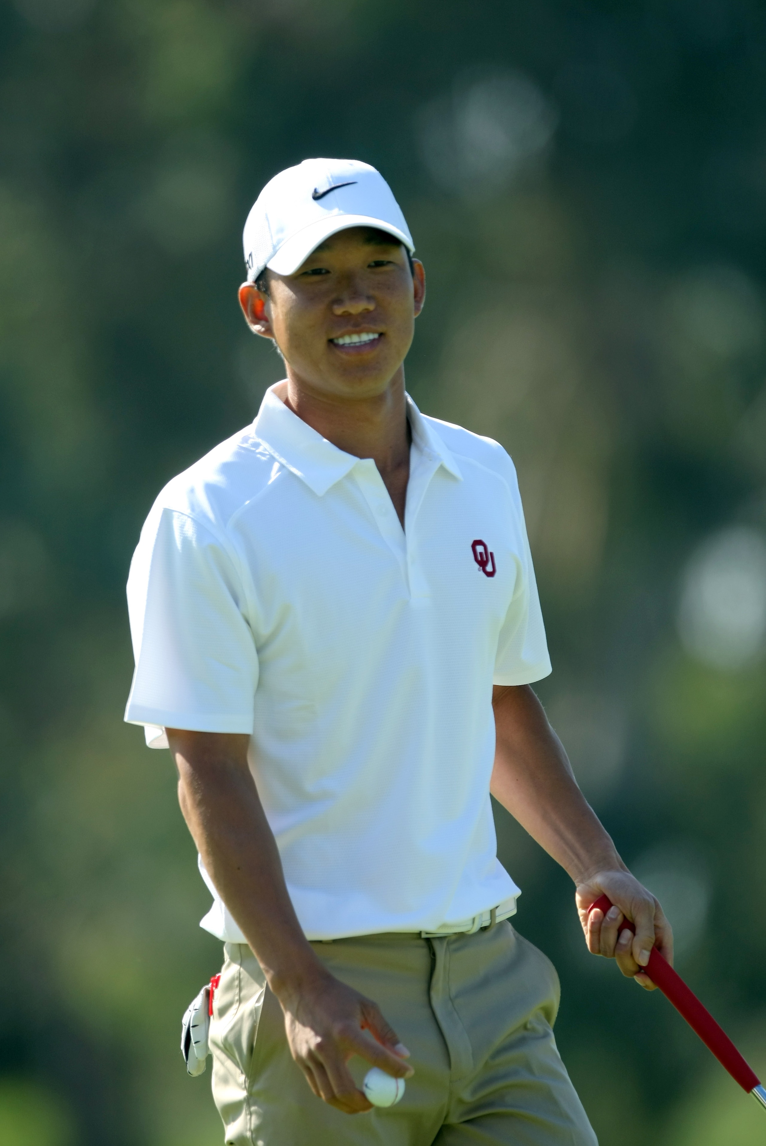 LA JOLLA, CA - JANUARY 29:  Anthony Kim reacts after his birdie putt on the 6th hole during Round 3 of the Farmers Insurance Open at Torrey Pines on January 29, 2011 in La Jolla, California. (Photo by Donald Miralle/Getty Images)