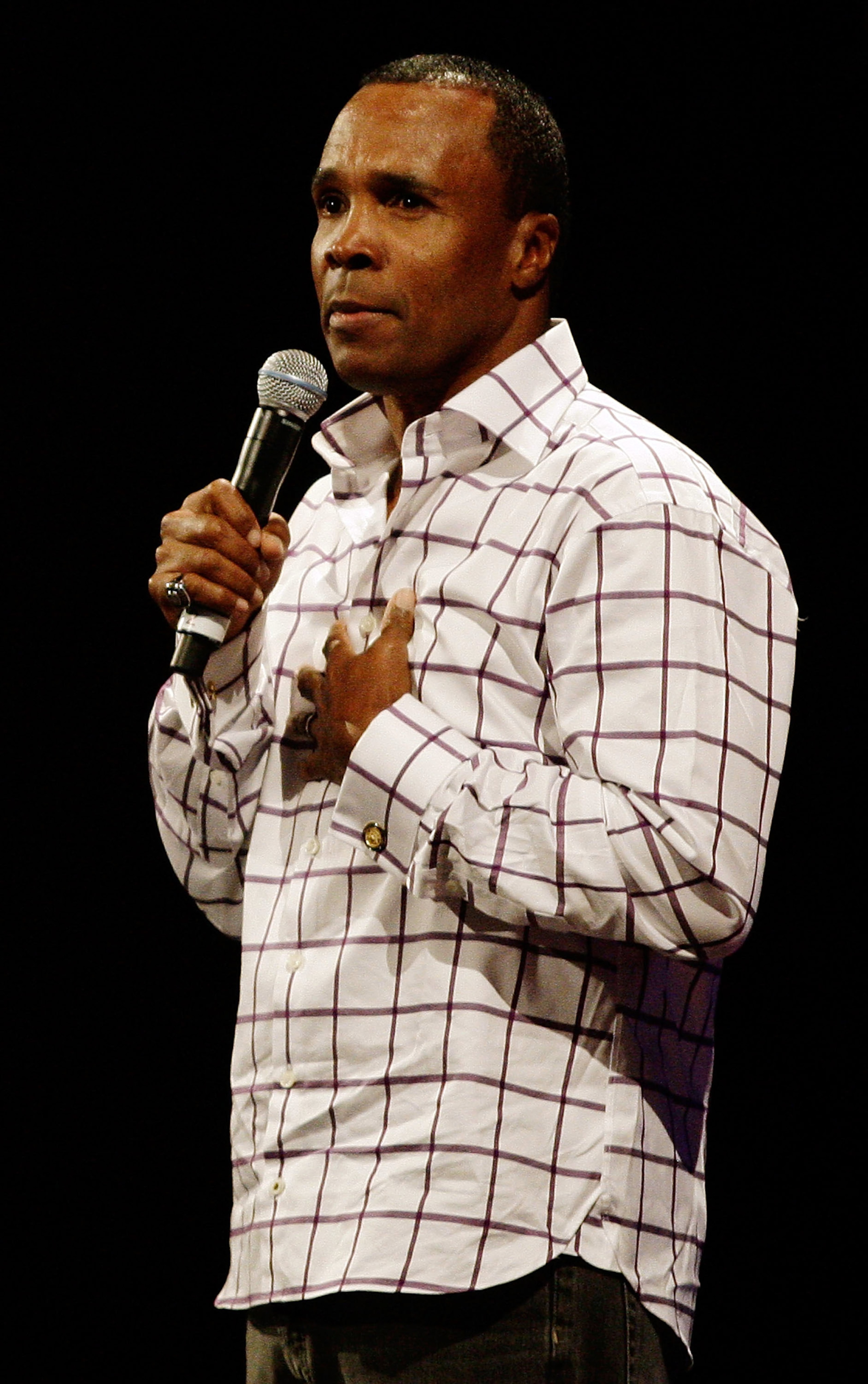 SYDNEY, AUSTRALIA - AUGUST 28:  Sugar Ray Leonard addresses the audience during a Q&A session at the Sugar Ray Leonard 'A Little Bit of Sugar' event at the Westin Hotel on August 28, 2009 in Sydney, Australia.  (Photo by Brendon Thorne/Getty Images)