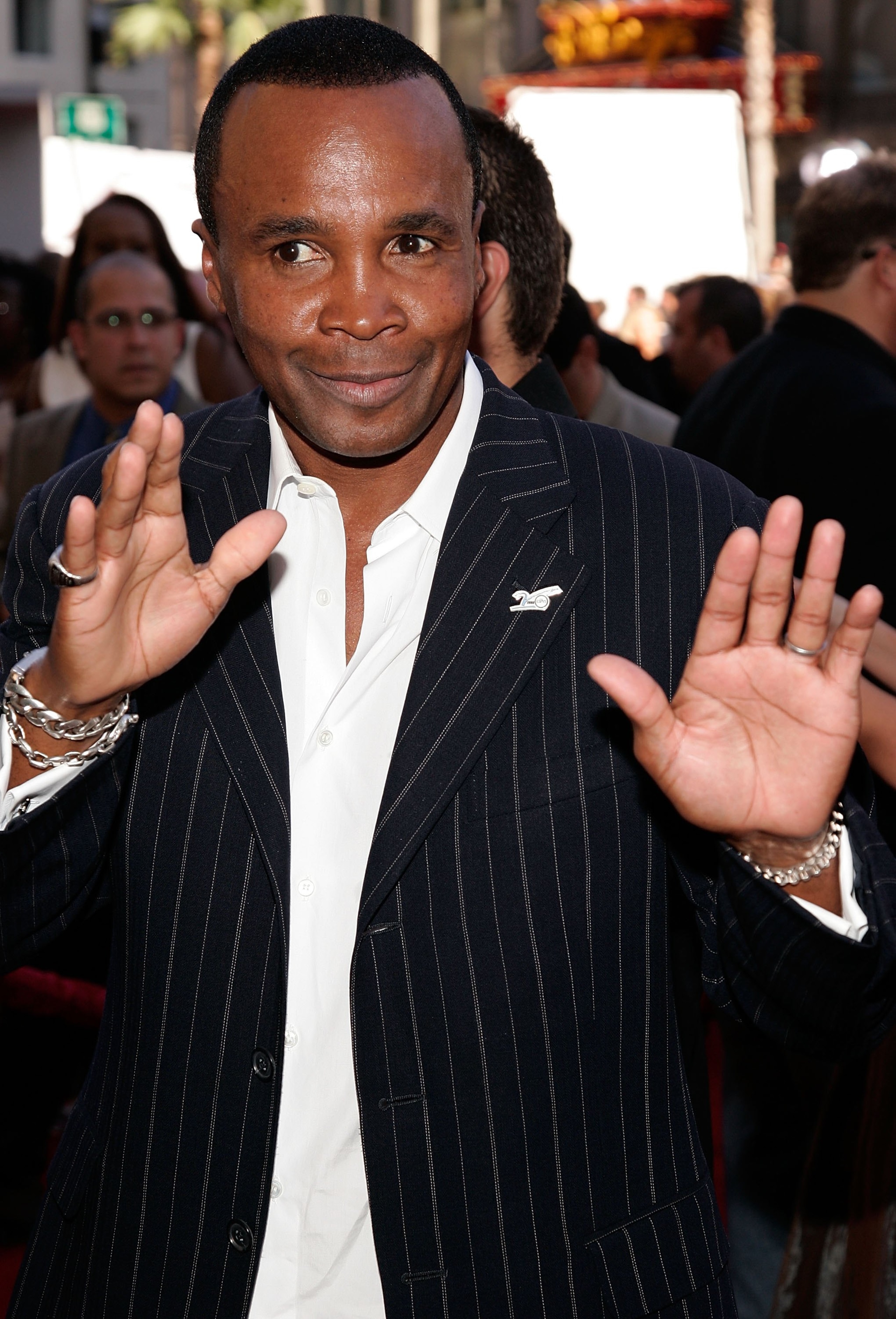 HOLLYWOOD - JULY 12:  Boxing legend Sugar Ray Leonard arrives at the 2006 ESPY Awards at the Kodak Theatre on July 12, 2006 in Hollywood, California.  (Photo by Vince Bucci/Getty Images)