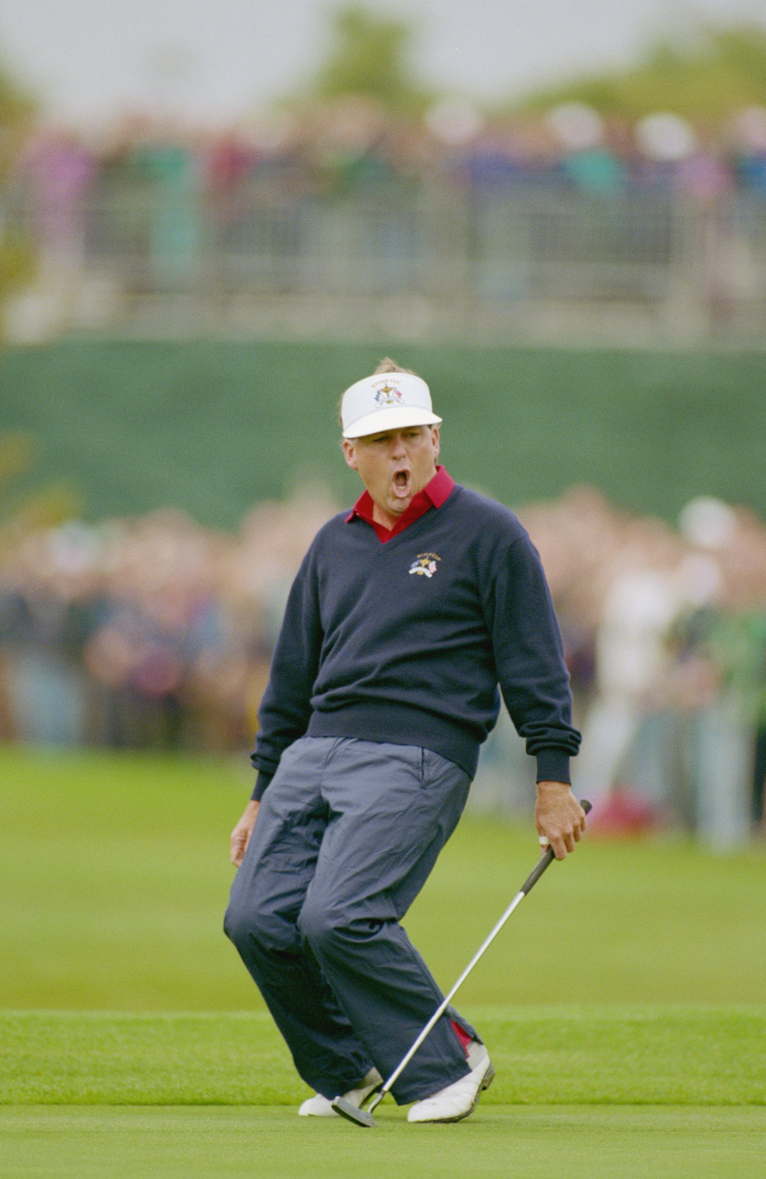 Lanny Wadkins of the United States reacts to his putt during the 30th Ryder Cup Matches on 26 September 1993 at The Belfry in Wishaw, Warwickshire, England. (Photo by David Cannon/Getty Images)