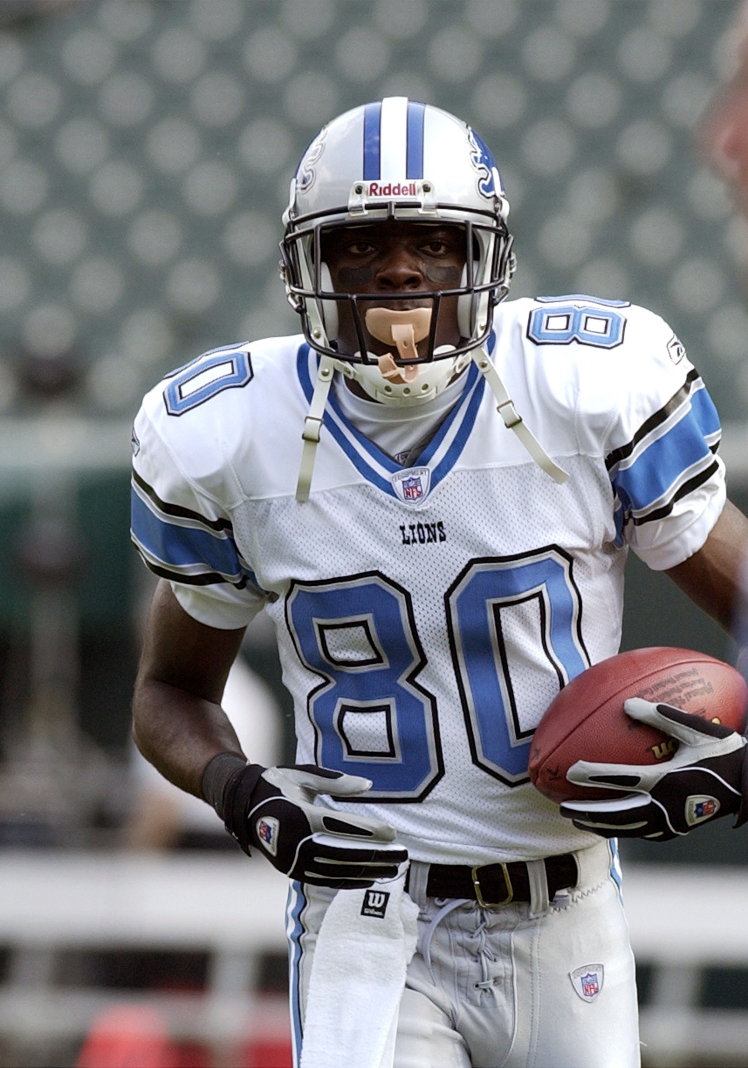 Detroit Lions WR Charles Rogers, the second pick in the 2003 NFL draft, grabs a warmup pass August 16,2003 in Cincinnatti. The Bengals defeated the Lions 23 - 10 in a NFL pre-season game. (Photo by Al Messerschmidt/Getty Images) Detroit Lions WR Charles Rogers, the second pick in the 2003 NFL draft, grabs a warmup pass August 16,2003 in Cincinnatti. The Bengals defeated the Lions 23 - 10 in a NFL pre-season game. (Photo by Al Messerschmidt/Getty Images)