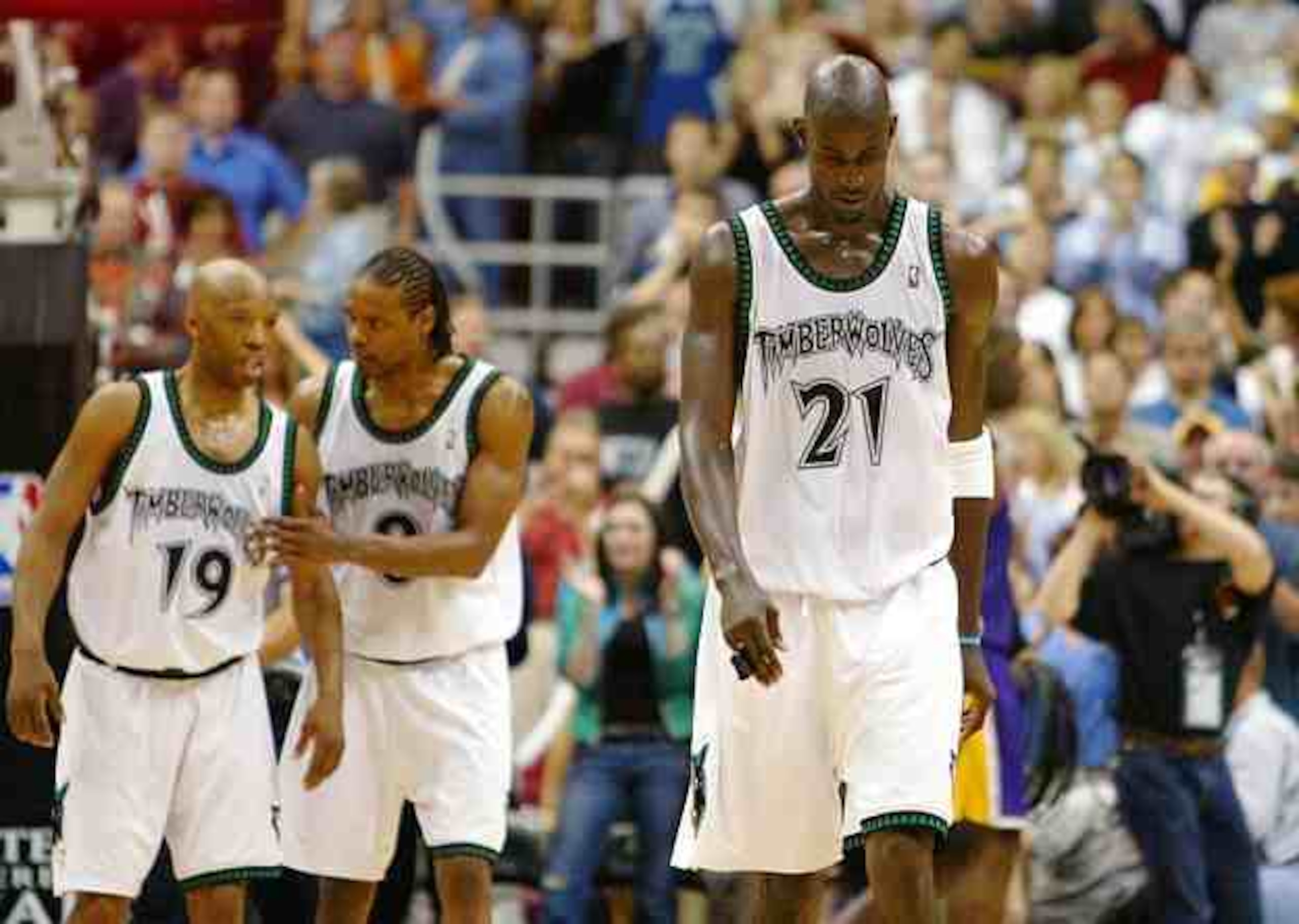 wolvesdenhoops.com
