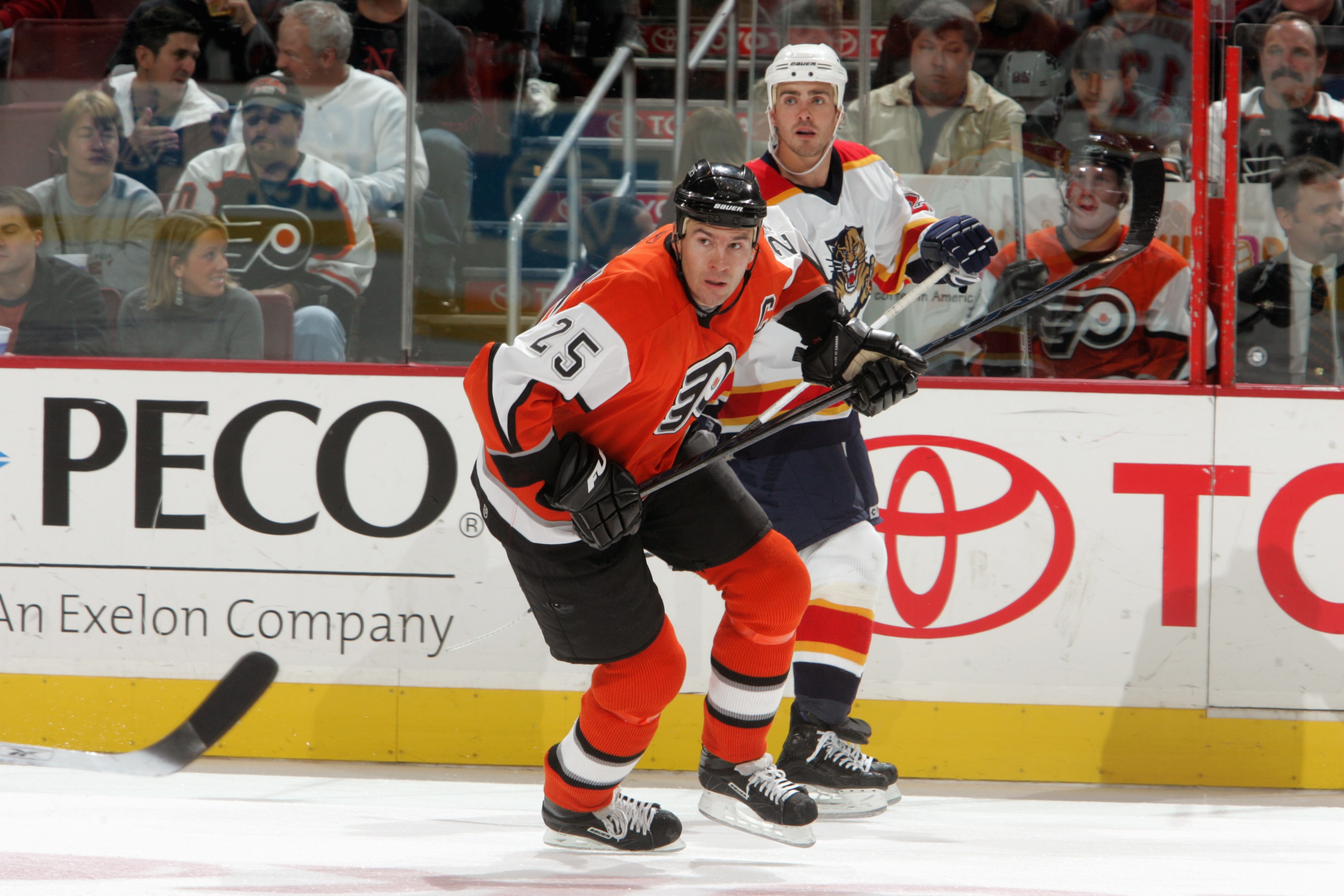 PHILADELPHIA - OCTOBER 27:  Keith Primeau #25 of the Philadelphia Flyers skates against the Florida Panthers on October 27, 2005 at the Wachovia Center in Philadelphia, Pennsylvannia.  The Flyers defeated the Panthers in overtime 5-4.  (Photo by Jim McIsa