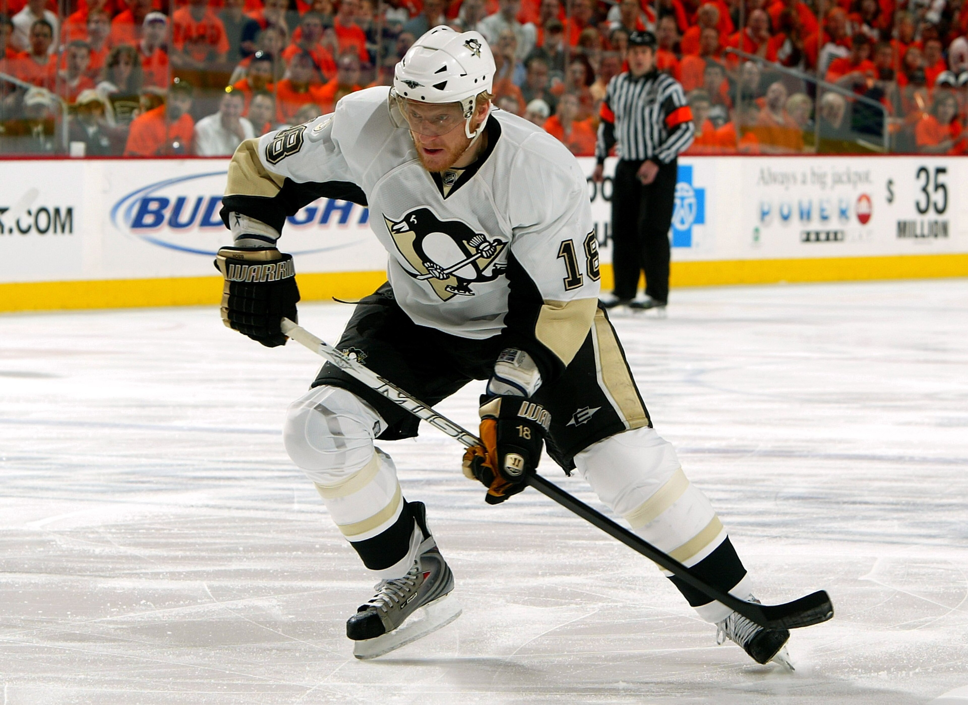 PHILADELPHIA - MAY 15:  Marian Hossa #18 of the Pittsburgh Penguins plays against the Philadelphia Flyers during game four of the Eastern Conference Finals of the 2008 NHL Stanley Cup Playoffs at Wachovia Center on May 15, 2008 in Philadelphia, Pennsylvan