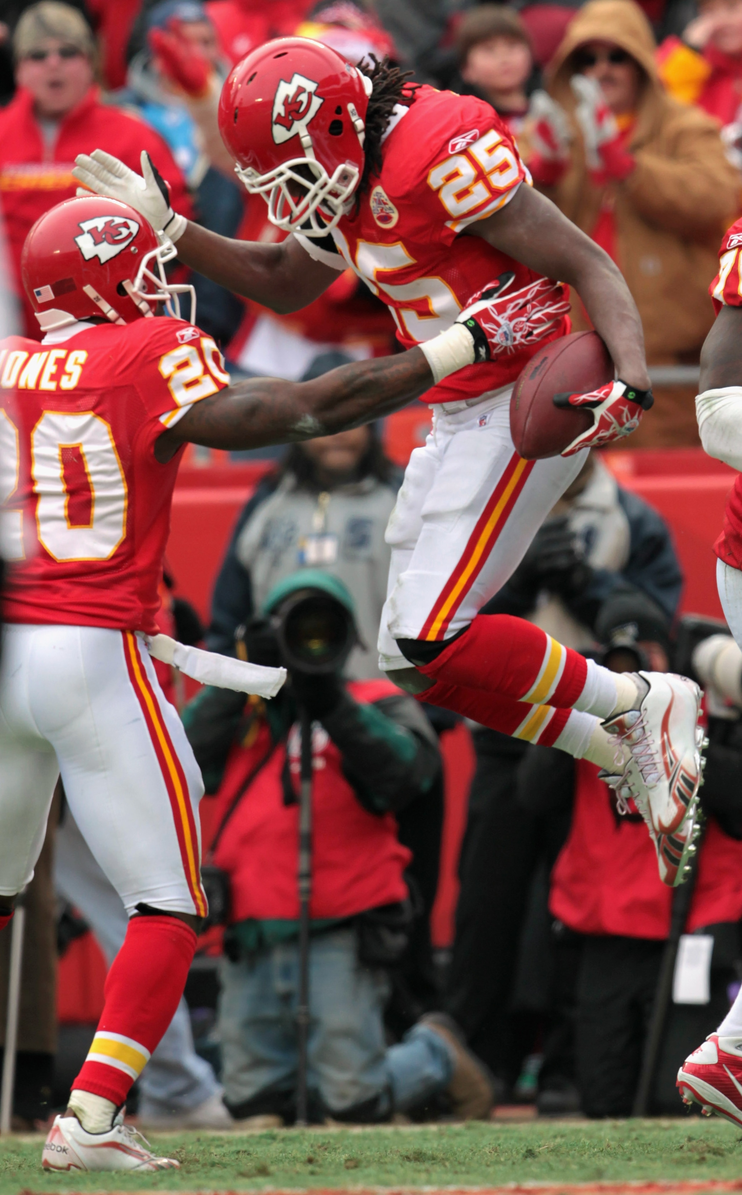 KANSAS CITY, MO - DECEMBER 26: Jamaal Charles #25 of the Kansas City Chiefs celebrates with Thomas Jones #20 after scoring a touchdown during the game against the Tennessee Titans on December 26, 2010 at Arrowhead Stadium in Kansas City, Missouri. (Phot KANSAS CITY, MO - DECEMBER 26: Jamaal Charles #25 of the Kansas City Chiefs celebrates with Thomas Jones #20 after scoring a touchdown during the game against the Tennessee Titans on December 26, 2010 at Arrowhead Stadium in Kansas City, Missouri. (Phot