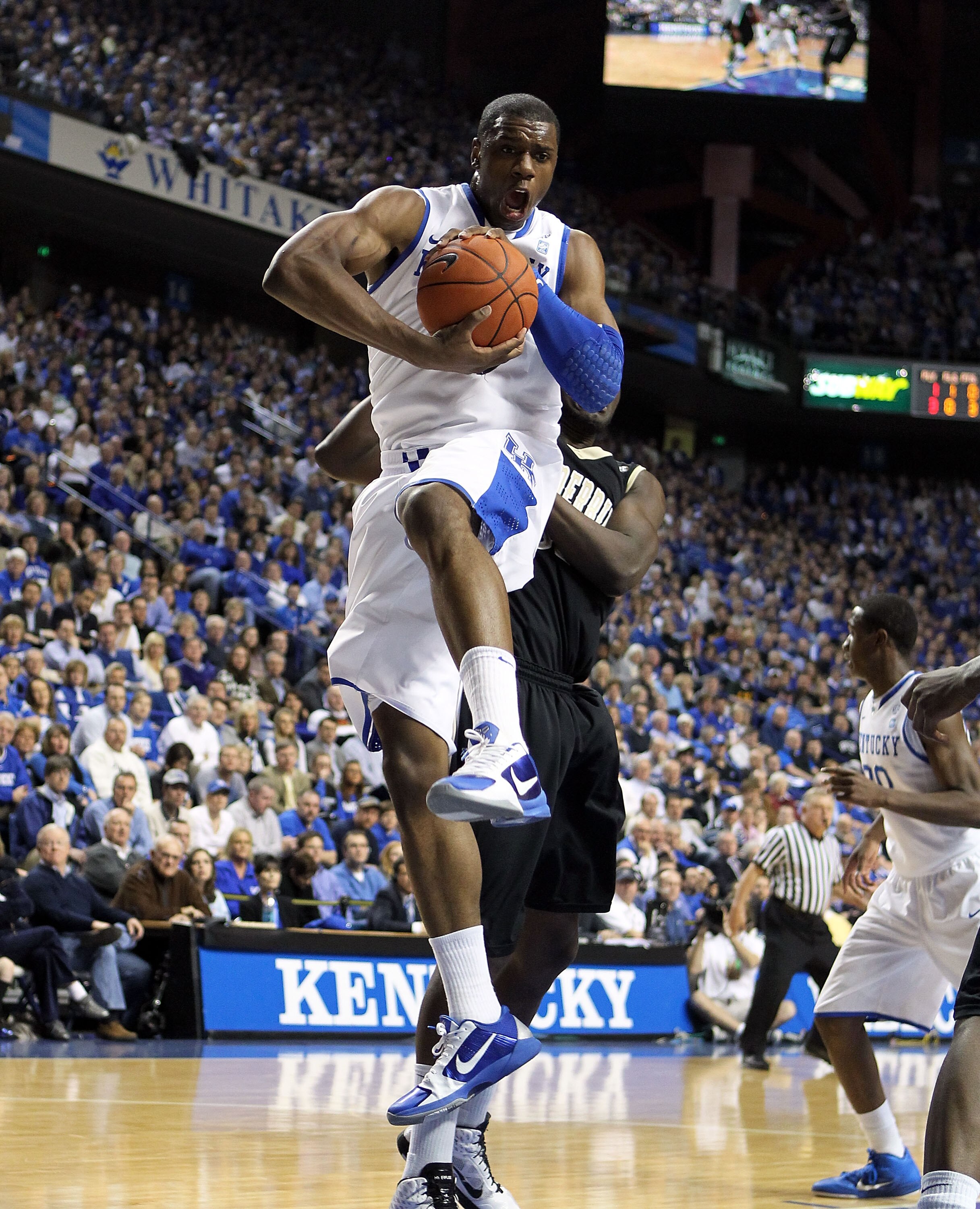 LEXINGTON, KY - MARCH 01:  Terrence Jones #3 of the Kentucky Wildcats grabs a rebound during the SEC game against the Vanderbilt Commodores at Rupp Arena on March 1, 2011 in Lexington, Kentucky.  (Photo by Andy Lyons/Getty Images)