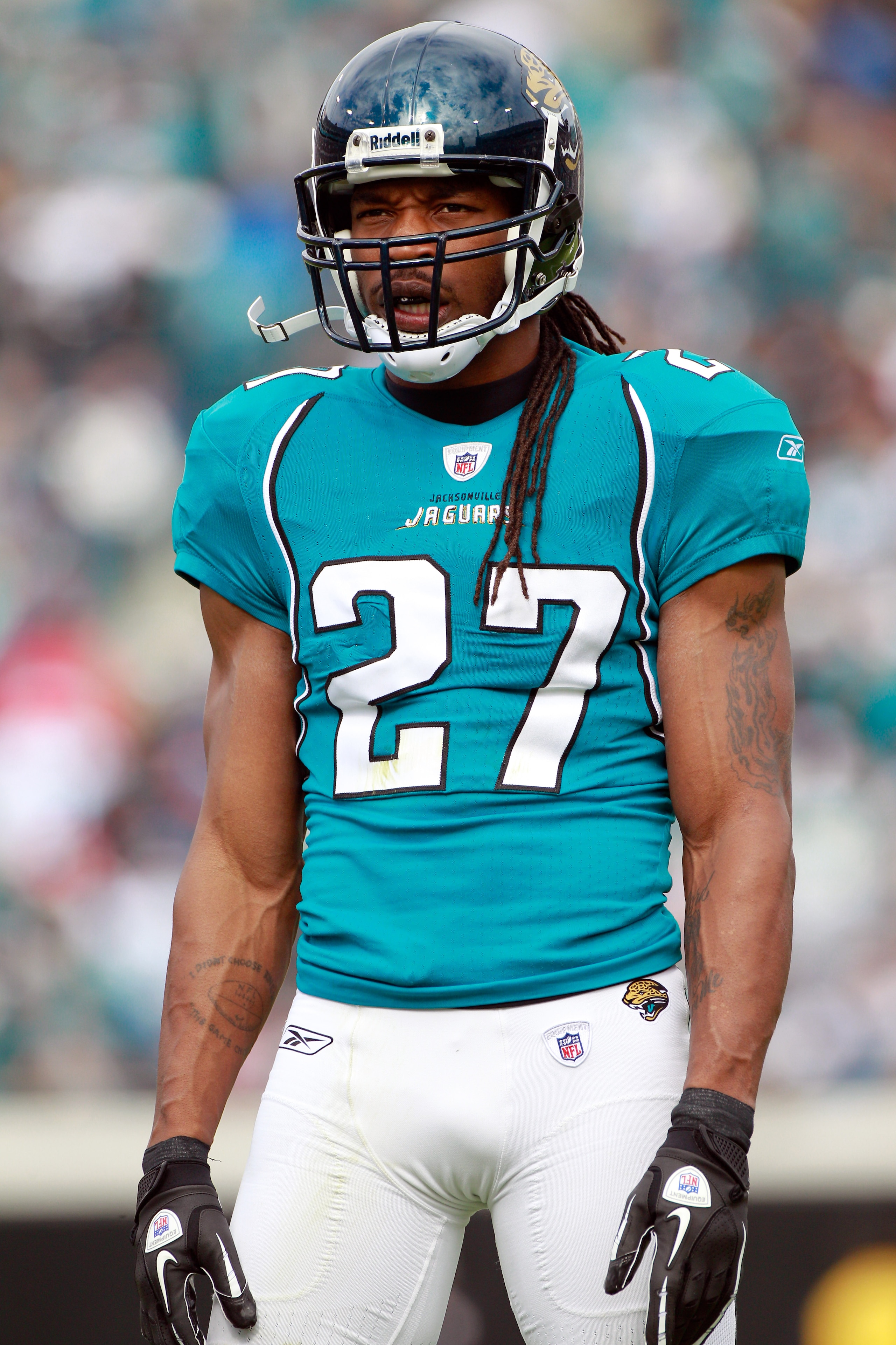 JACKSONVILLE, FL - DECEMBER 12:  Rashean Mathis  #27 of the Jacksonville Jaguars checks over the offense during the game against the Oakland Raiders at EverBank Field on December 12, 2010 in Jacksonville, Florida.  (Photo by Sam Greenwood/Getty Images)