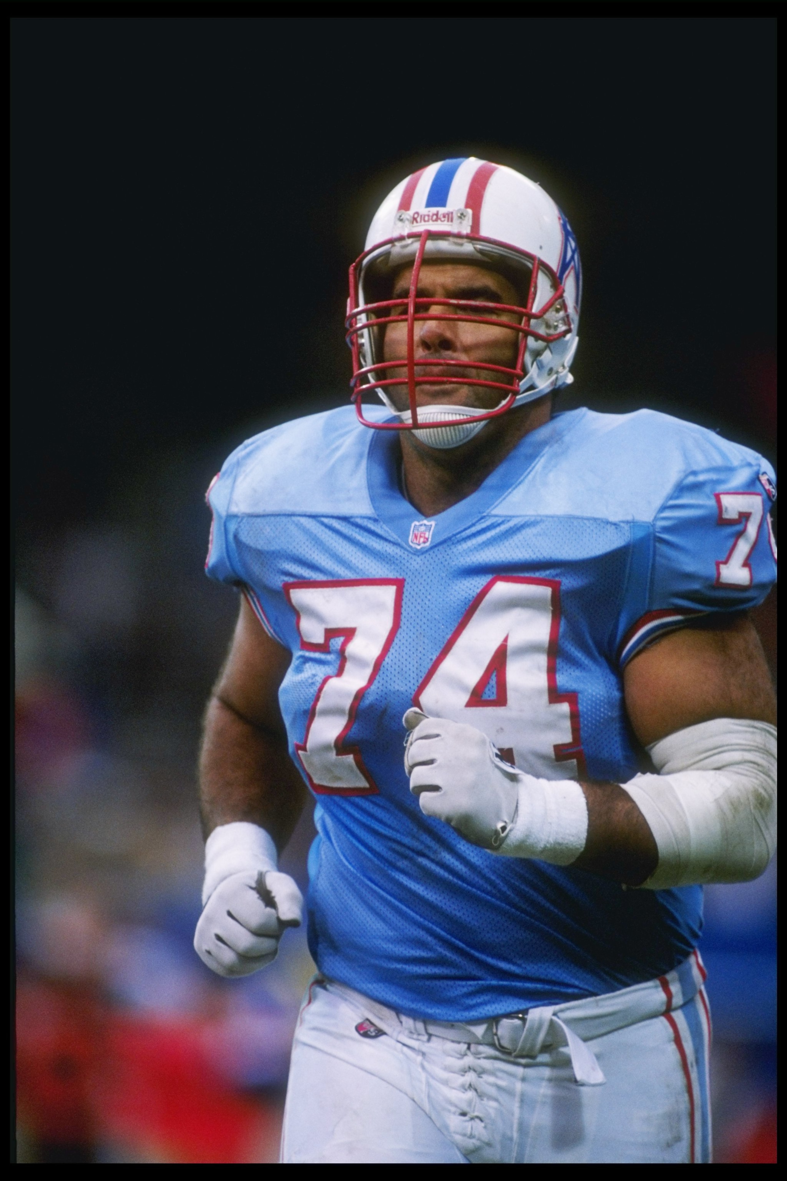 5 Nov 1995: Offensive lineman Bruce Matthews of the Houston Oilers during the Oilers 37-10 win over the Cleveland Browns at Cleveland Stadium in Cleveland, Ohio.