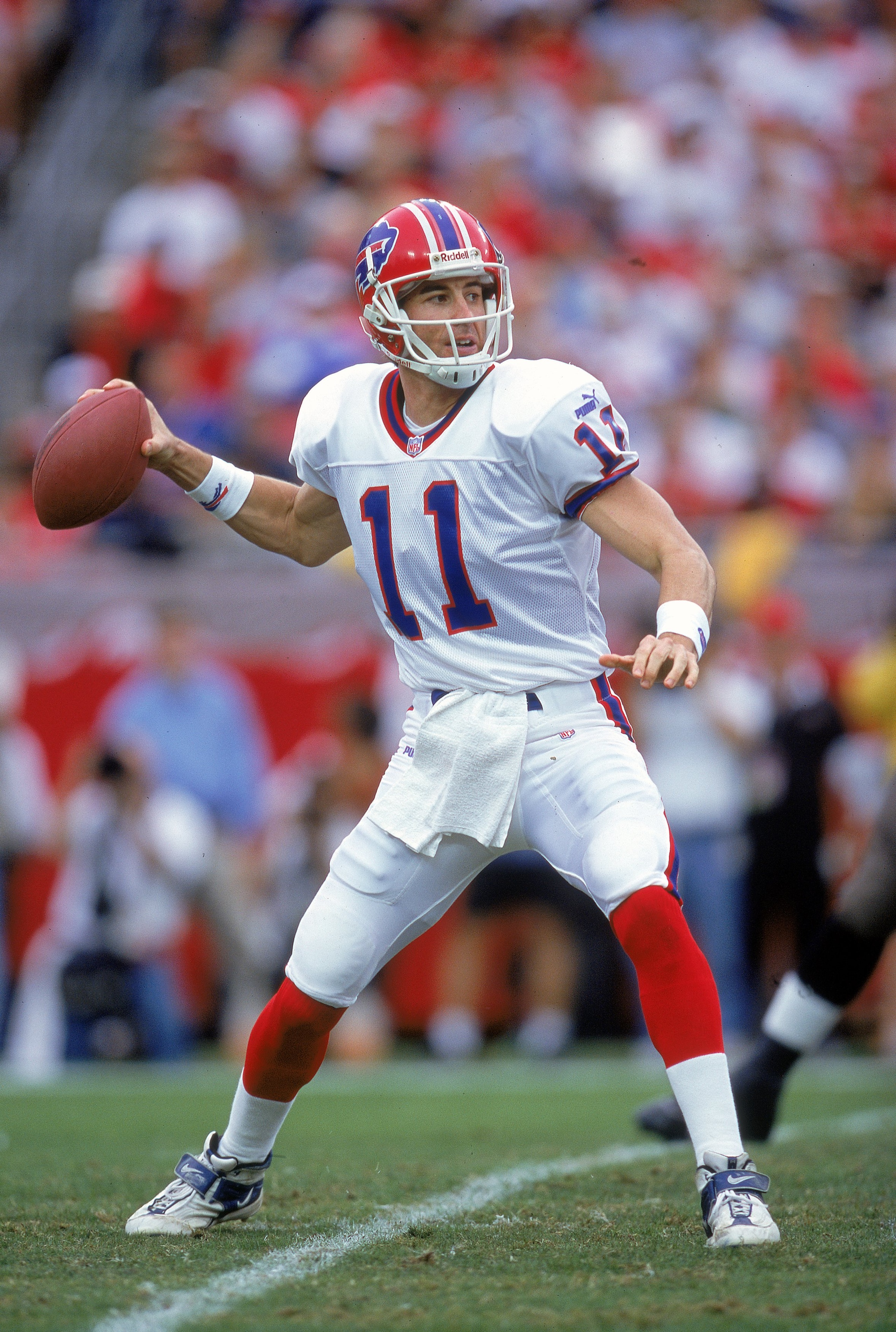 26 Nov 2000: Rob Johnson #11 of the Buffalo Bills passes the ball during the game against the Tampa Bay Buccaneers at the Raymond James Stadium in Tampa, Florida. The Buccaneers defeated the Bills 31-17.Mandatory Credit: Andy Lyons /Allsport 26 Nov 2000: Rob Johnson #11 of the Buffalo Bills passes the ball during the game against the Tampa Bay Buccaneers at the Raymond James Stadium in Tampa, Florida. The Buccaneers defeated the Bills 31-17.Mandatory Credit: Andy Lyons /Allsport