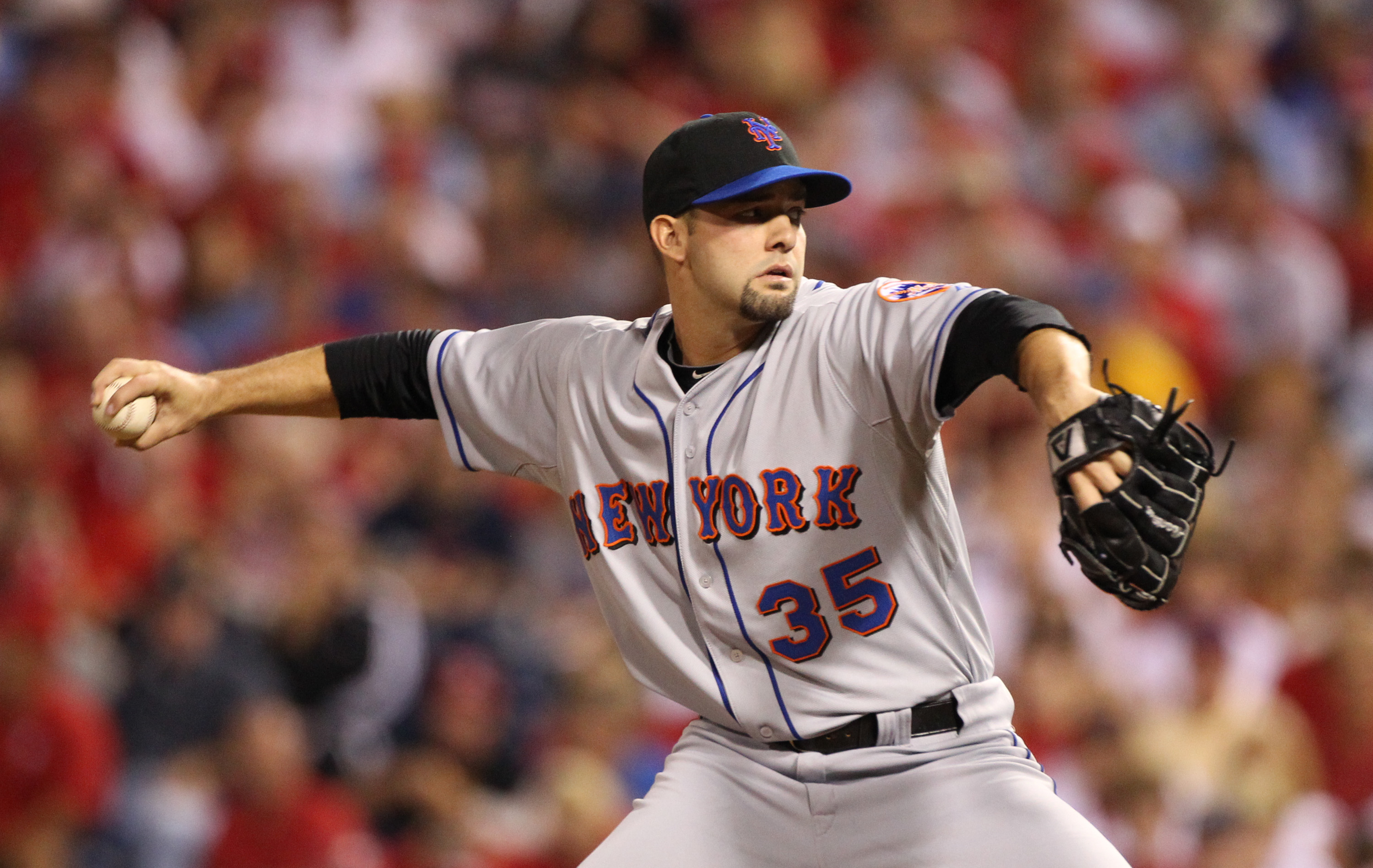PHILADELPHIA - SEPTEMBER 25: Starting pitcher Dillon Gee #35 of the New York Mets throws a pitch during a game against the Philadelphia Phillies at Citizens Bank Park on September 25, 2010 in Philadelphia, Pennsylvania. (Photo by Hunter Martin/Getty Image