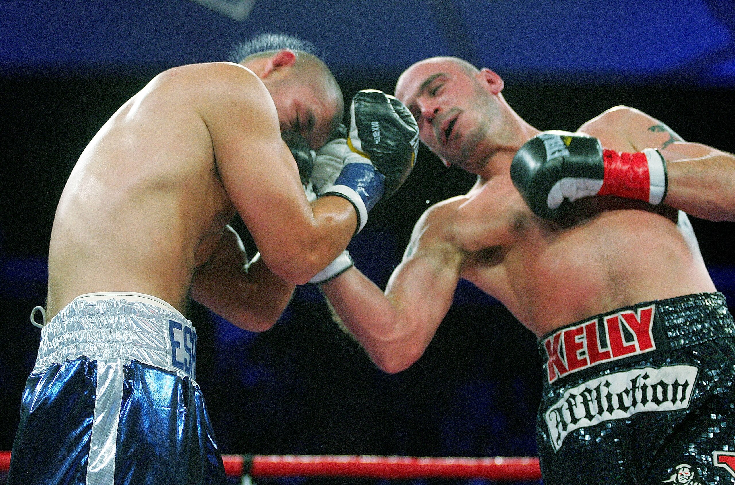 YOUNGSTOWN, OH - DECEMBER 19:  Kelly Pavlik (R) fights against Miguel Espino during their match at the Beeghly Center on December 19, 2009 in Youngstown, Ohio.  (Photo by Jared Wickerham/Getty Images)