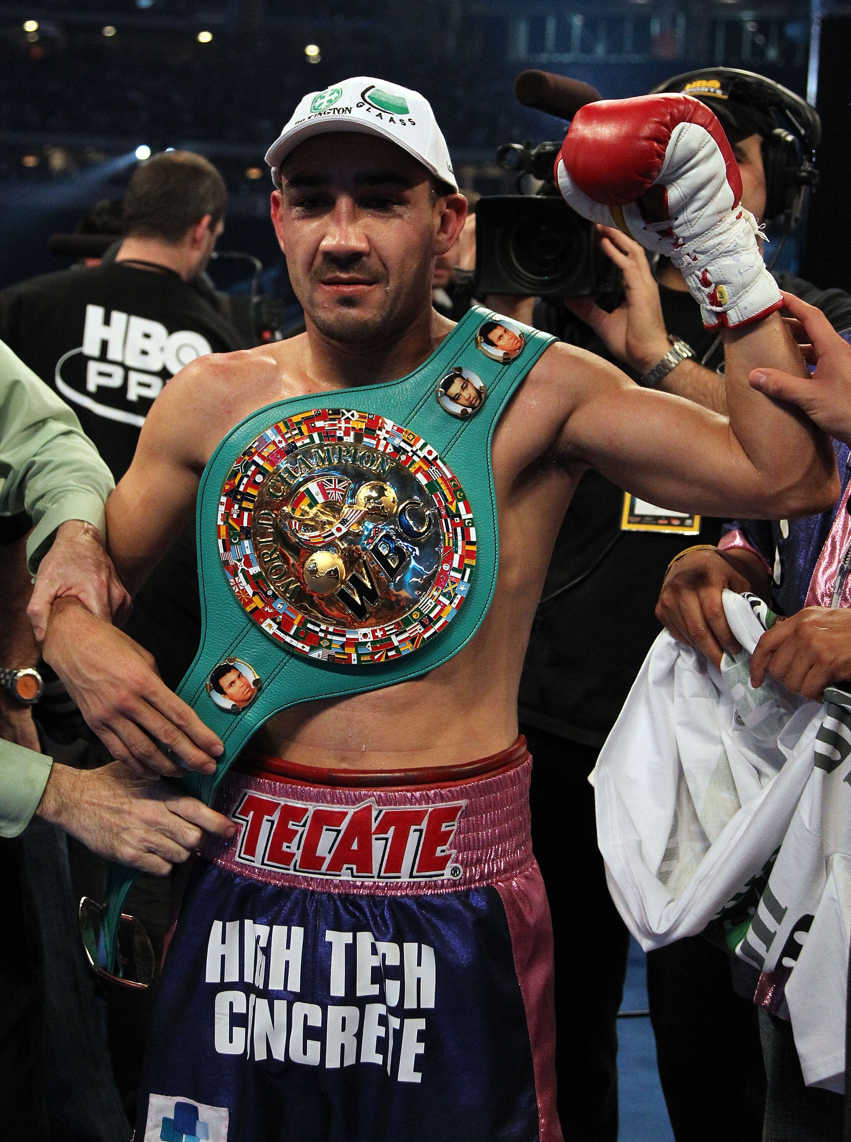 ARLINGTON, TX - MARCH 13:  Humberto Soto of Mexico reacts after defeating David Diaz by decision to win the WBC lightweight title fight at Cowboys Stadium on March 13, 2010 in Arlington, Texas. (Photo by Jed Jacobsohn/Getty Images)