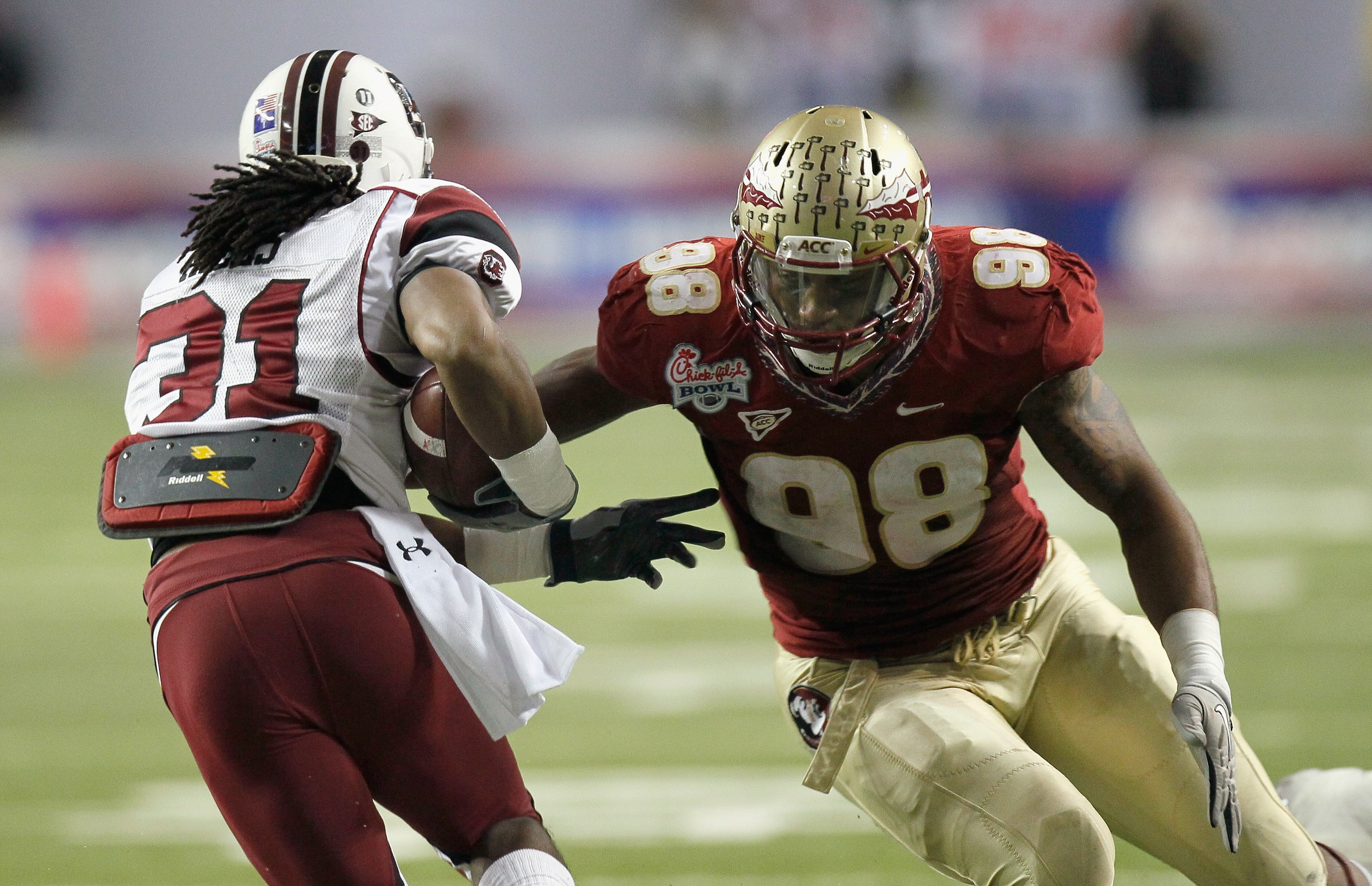 ATLANTA, GA - DECEMBER 31: Markus White #98 of the Florida State Seminoles against the South Carolina Gamecocks during the 2010 Chick-fil-A Bowl at Georgia Dome on December 31, 2010 in Atlanta, Georgia. (Photo by Kevin C. Cox/Getty Images) ATLANTA, GA - DECEMBER 31: Markus White #98 of the Florida State Seminoles against the South Carolina Gamecocks during the 2010 Chick-fil-A Bowl at Georgia Dome on December 31, 2010 in Atlanta, Georgia. (Photo by Kevin C. Cox/Getty Images)
