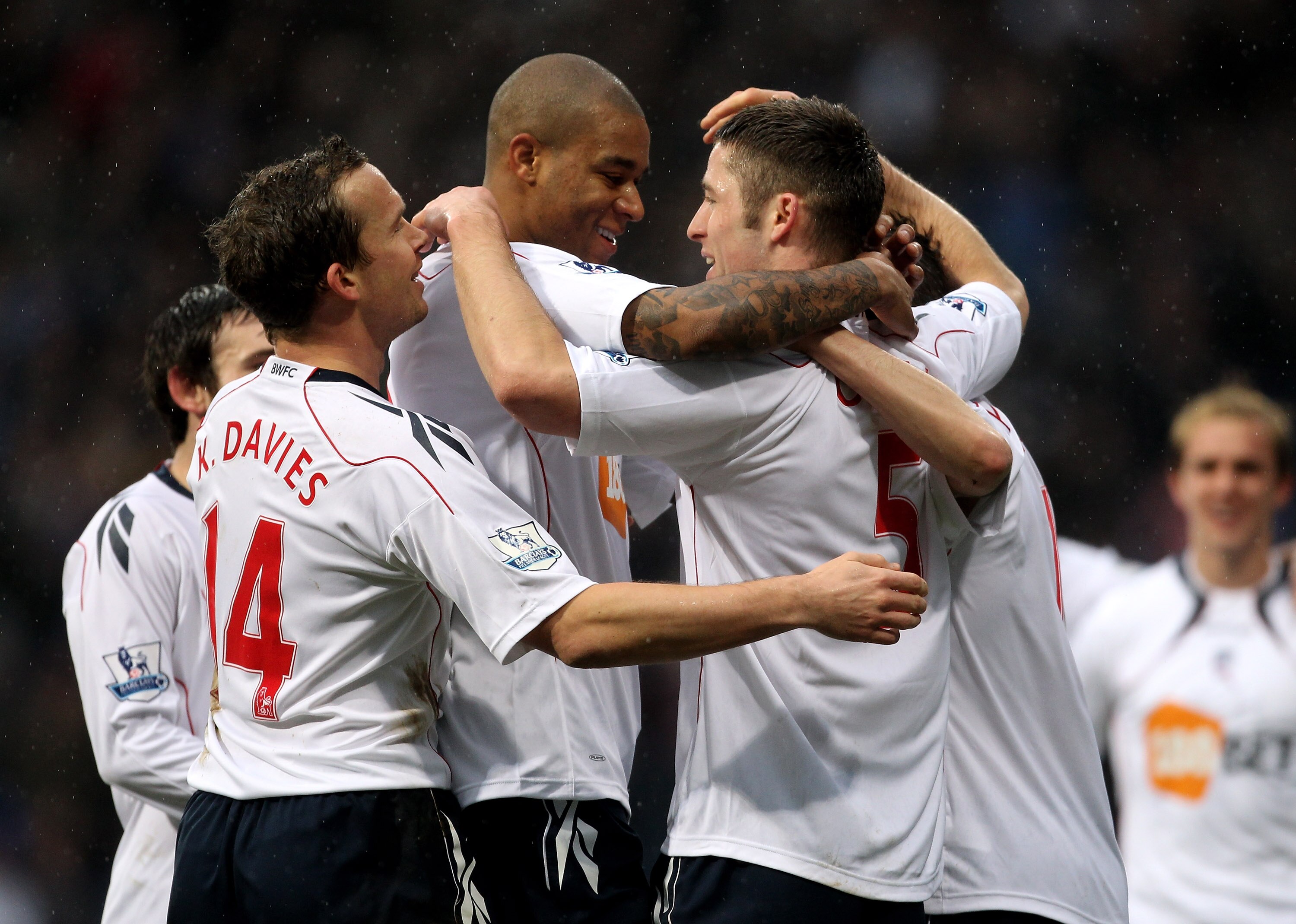 BOLTON, ENGLAND - FEBRUARY 13:  Gary Cahill of Bolton Wanderers celebrates with his team mates after scoring the opening goal during the Barclays Premier League match between Bolton Wanderers and Everton at the Reebok Stadium on February 13, 2011 in Bolto