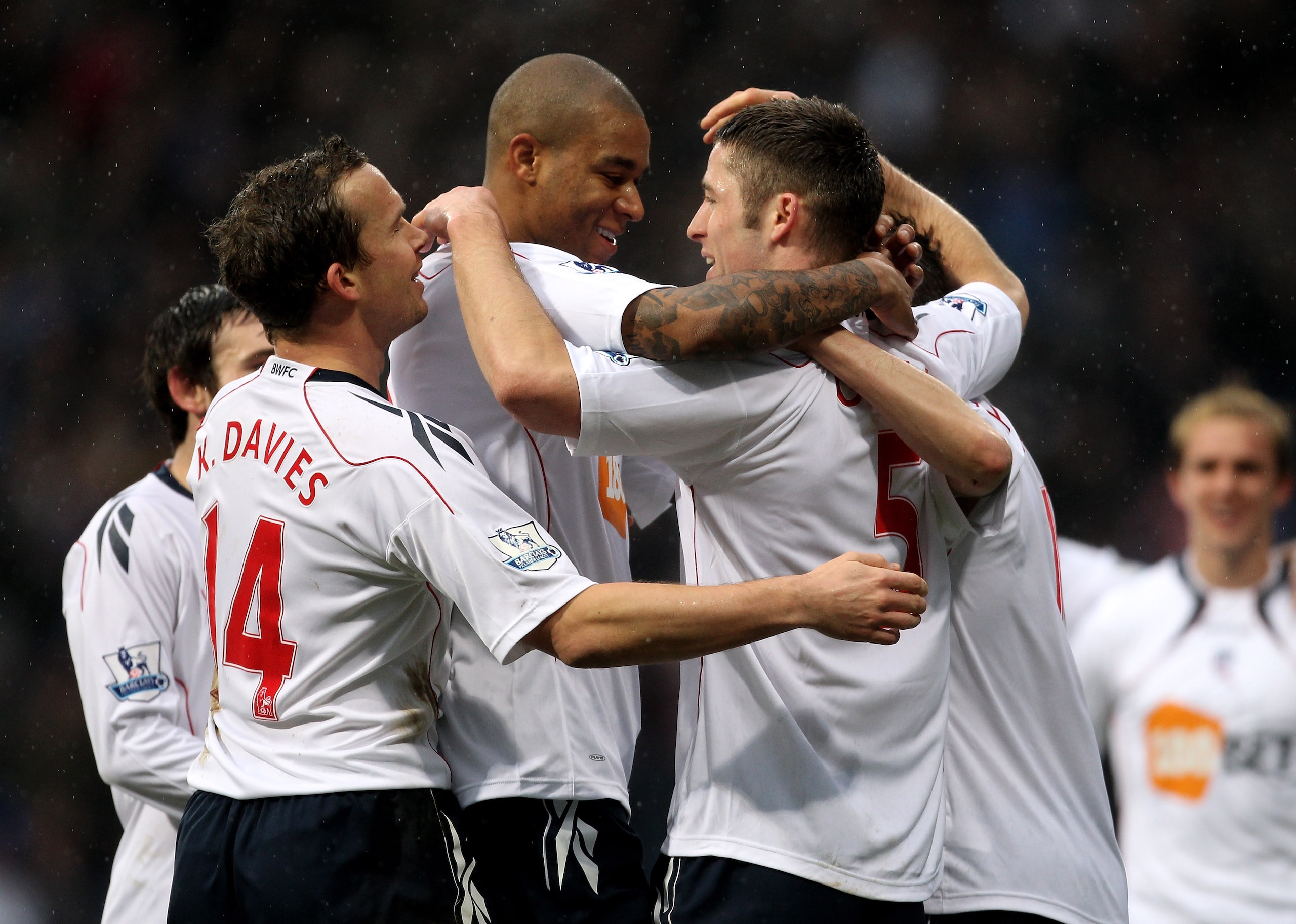 BOLTON, ENGLAND - FEBRUARY 13:  Gary Cahill of Bolton Wanderers celebrates with his team mates after scoring the opening goal during the Barclays Premier League match between Bolton Wanderers and Everton at the Reebok Stadium on February 13, 2011 in Bolto