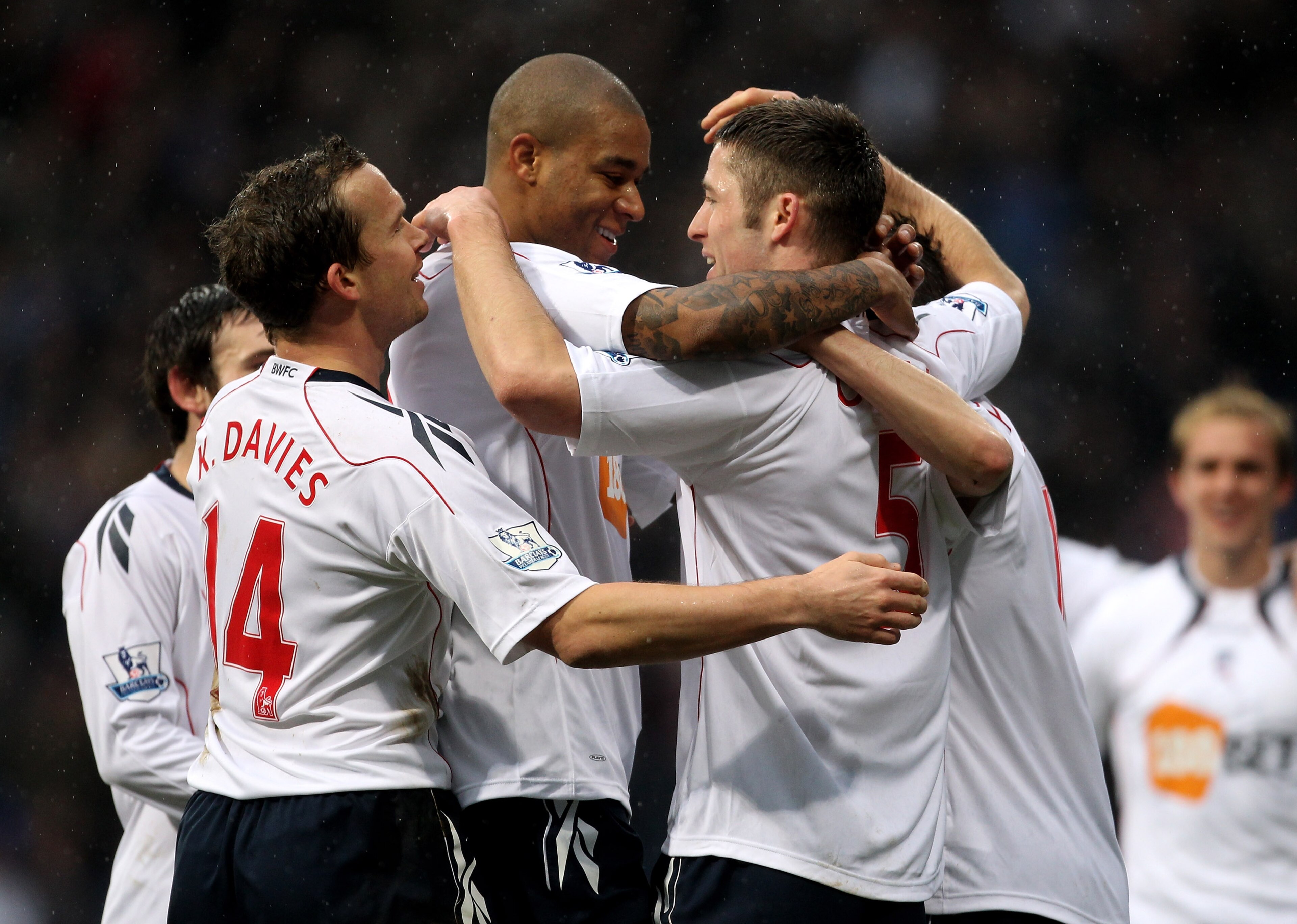BOLTON, ENGLAND - FEBRUARY 13:  Gary Cahill of Bolton Wanderers celebrates with his team mates after scoring the opening goal during the Barclays Premier League match between Bolton Wanderers and Everton at the Reebok Stadium on February 13, 2011 in Bolto