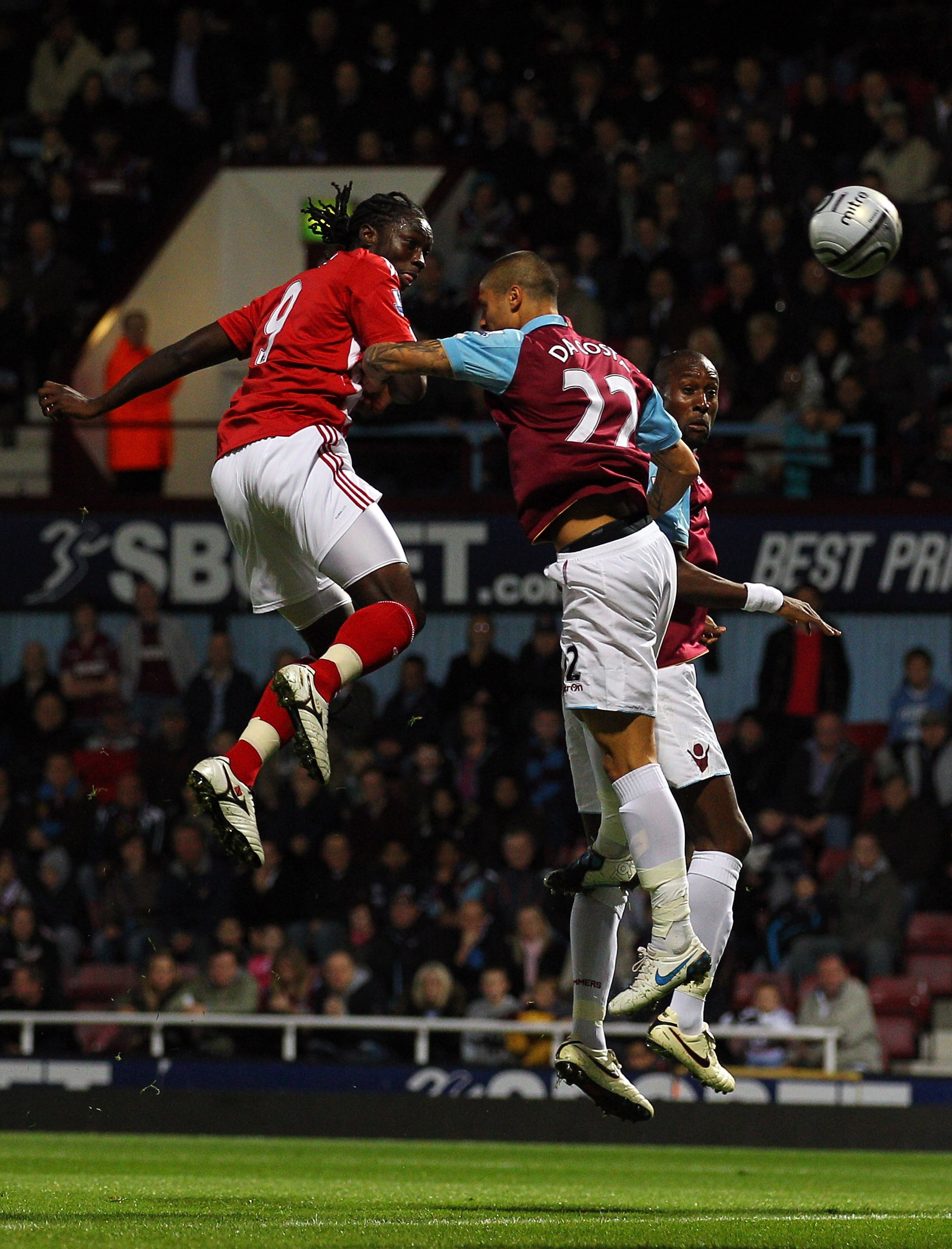 LONDON, ENGLAND - OCTOBER 27:  Kenwyne Jones of Stoke City scores during the Carling Cup fourth round match between West Ham United and Stoke City at Boleyn Ground on October 27, 2010 in London, England.  (Photo by Clive Rose/Getty Images)