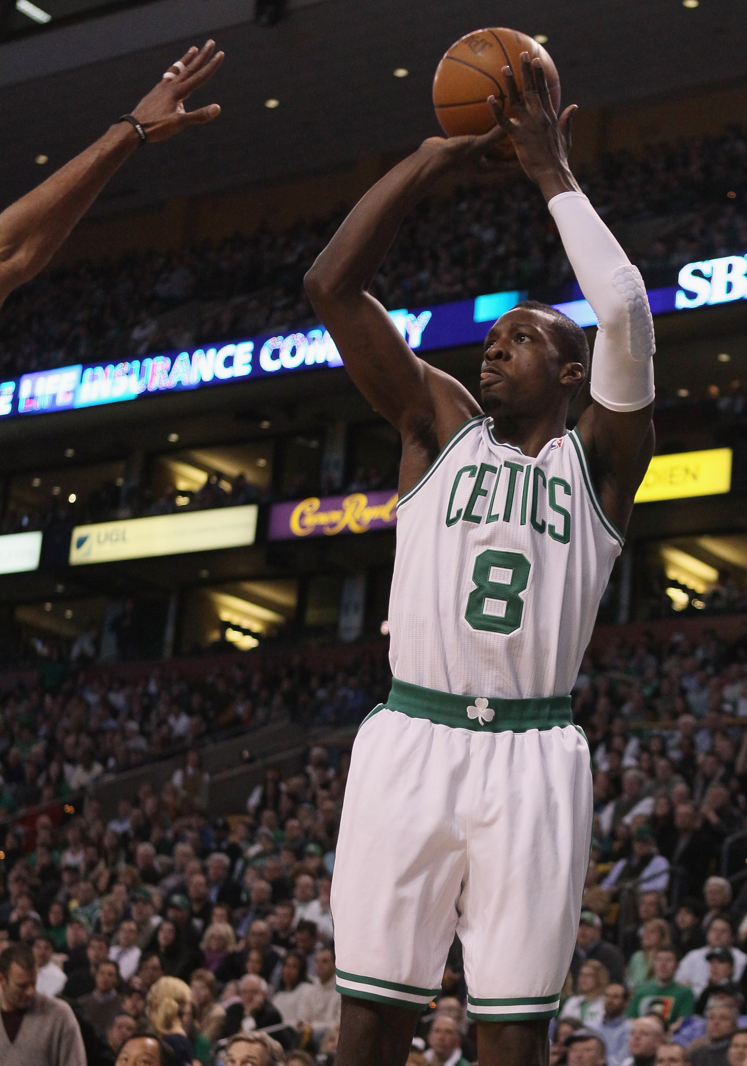 BOSTON, MA - MARCH 02: Jeff Green #8 of the Boston Celtics takes a shot in the first half against the Phoenix Suns on March 2, 2011 at the TD Garden in Boston, Massachusetts. NOTE TO USER: User expressly acknowledges and agrees that, by downloading and/ BOSTON, MA - MARCH 02: Jeff Green #8 of the Boston Celtics takes a shot in the first half against the Phoenix Suns on March 2, 2011 at the TD Garden in Boston, Massachusetts. NOTE TO USER: User expressly acknowledges and agrees that, by downloading and/