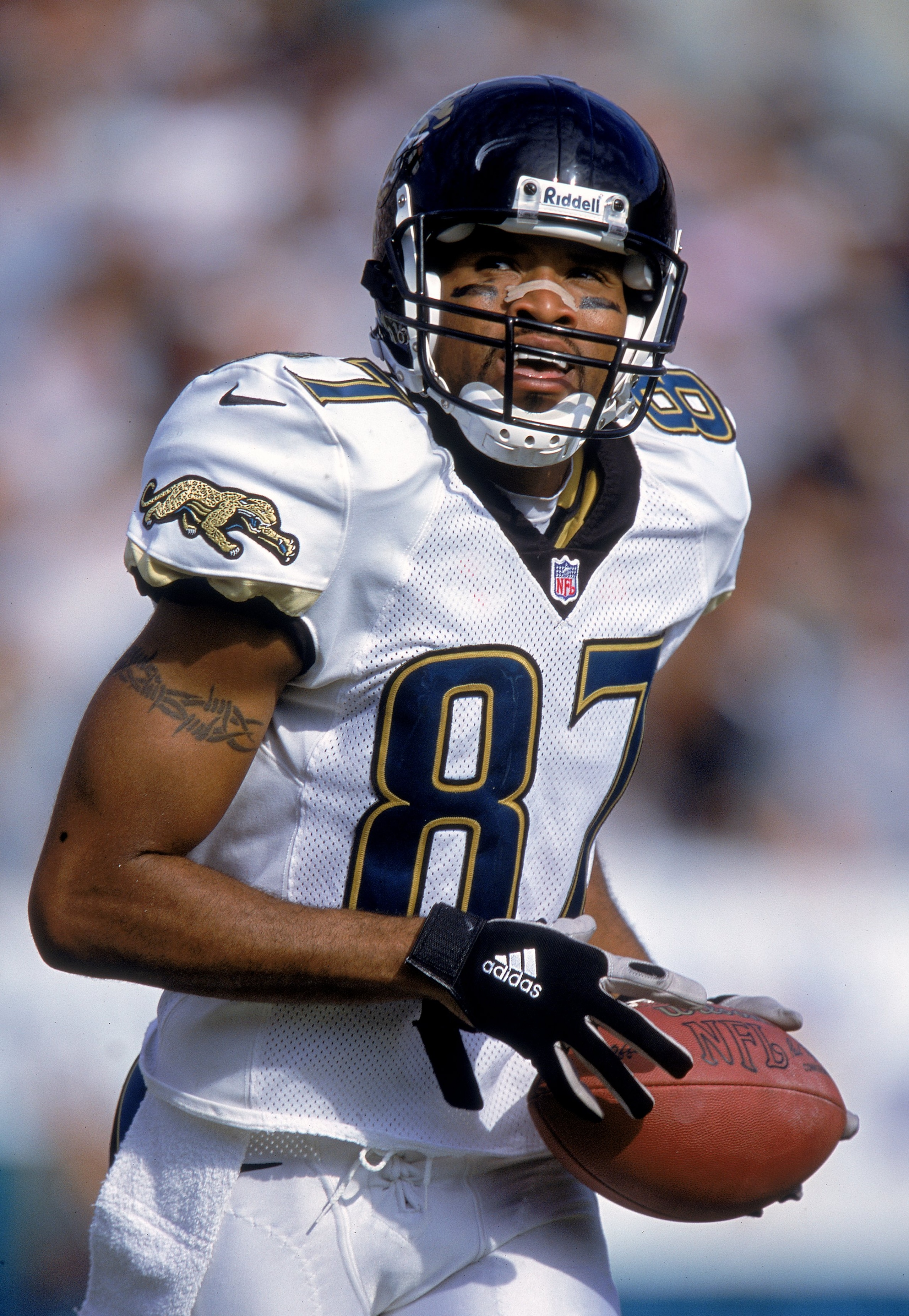 12 Nov 2000: Keenan McCardell #87 of the Jacksonville Jaguars jogs on the field with the ball during the game against the Seattle Seahawks at the Alltel Stadium in Jacksonville, Florida. The Seahawks defeated the Jaguars 28-21.Mandatory Credit: Andy Lyons