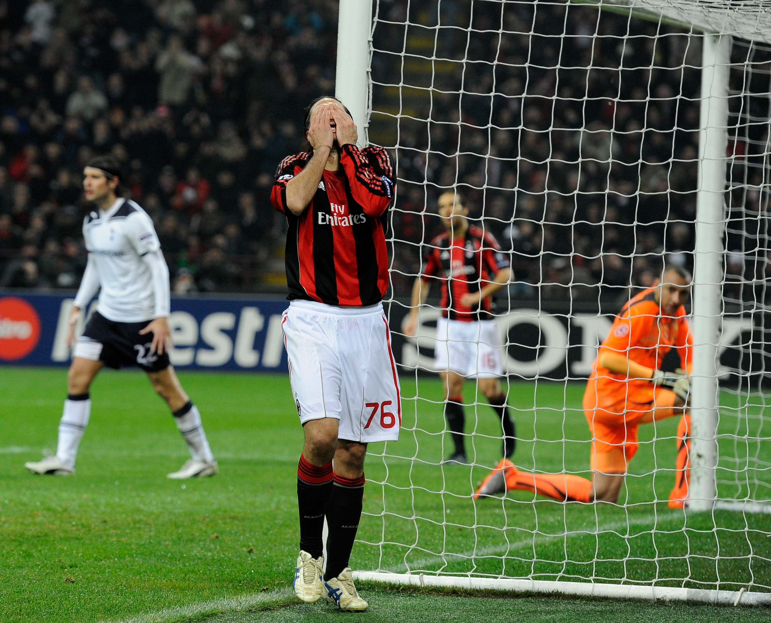 MILAN, ITALY - FEBRUARY 15:  Mario Yepes of AC Milan dejected during the UEFA Champions League round of 16 first leg match between AC Milan and Tottenham Hotspur at Stadio Giuseppe Meazza on February 15, 2011 in Milan, Italy.  (Photo by Claudio Villa/Gett
