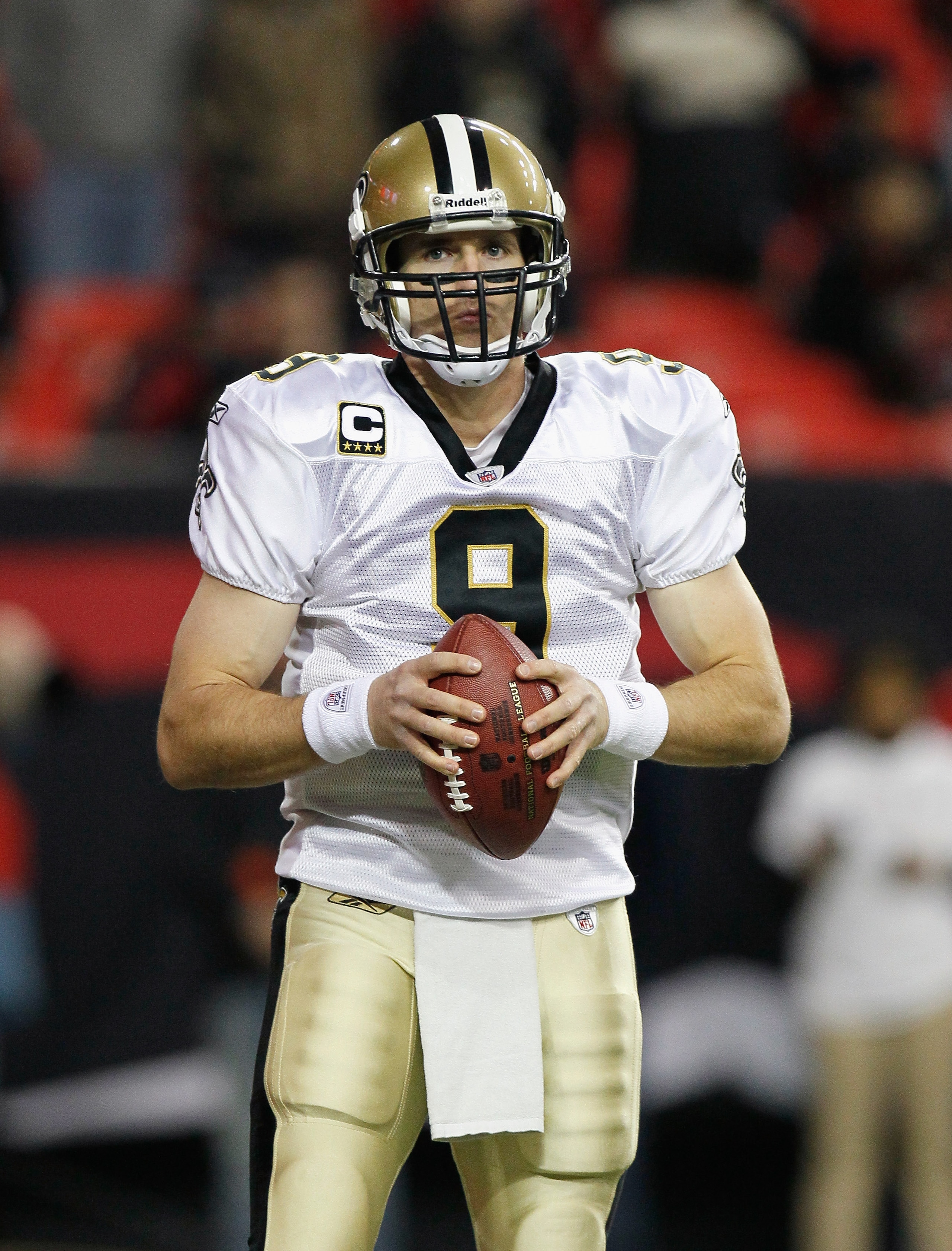 ATLANTA, GA - DECEMBER 27:  Quarterback Drew Brees #9 of the New Orleans Saints against the Atlanta Falcons at Georgia Dome on December 27, 2010 in Atlanta, Georgia.  (Photo by Kevin C. Cox/Getty Images)