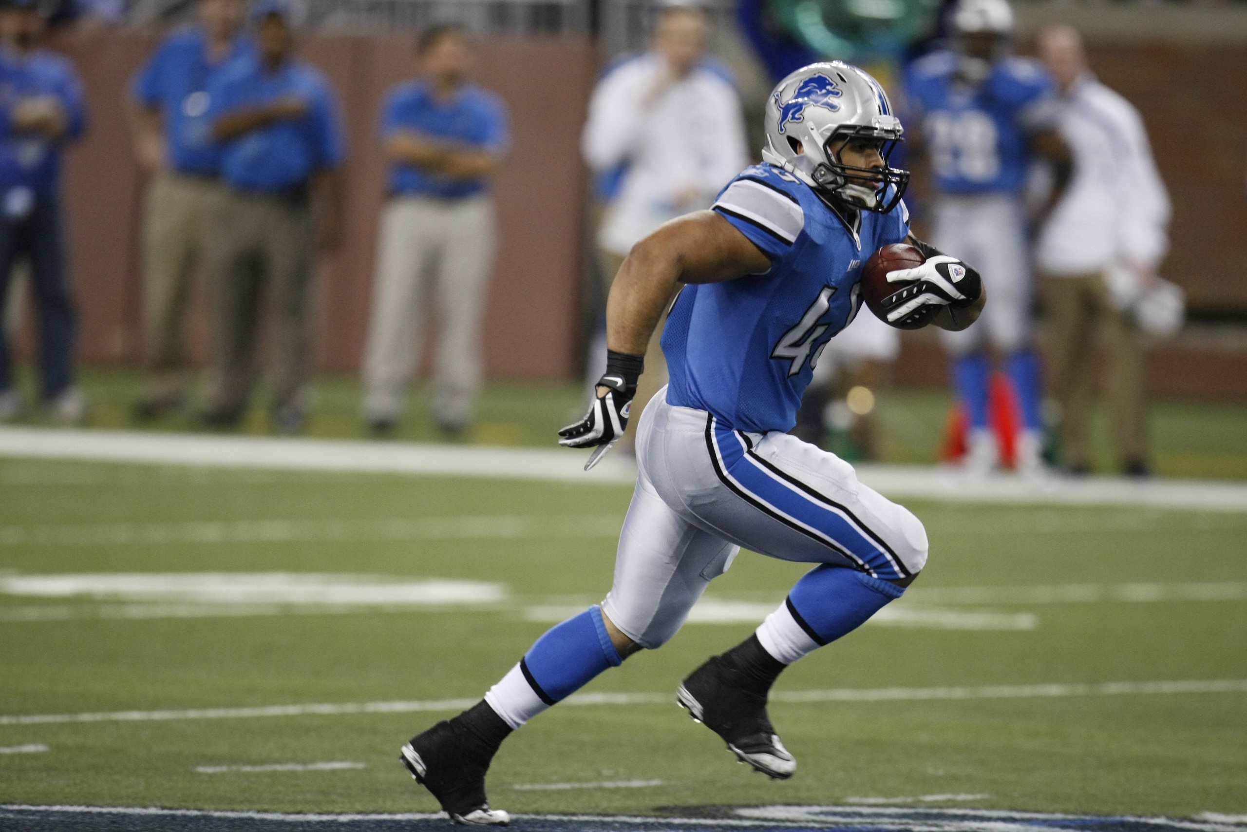 DETROIT - JANUARY 3: Jerome Felton #45 of the Detroit Lions carries the ball during the game against the Chicago Bears on January 3, 2010 at Ford Field in Detroit, Michigan. (Photo by Gregory Shamus/Getty Images) DETROIT - JANUARY 3: Jerome Felton #45 of the Detroit Lions carries the ball during the game against the Chicago Bears on January 3, 2010 at Ford Field in Detroit, Michigan. (Photo by Gregory Shamus/Getty Images)