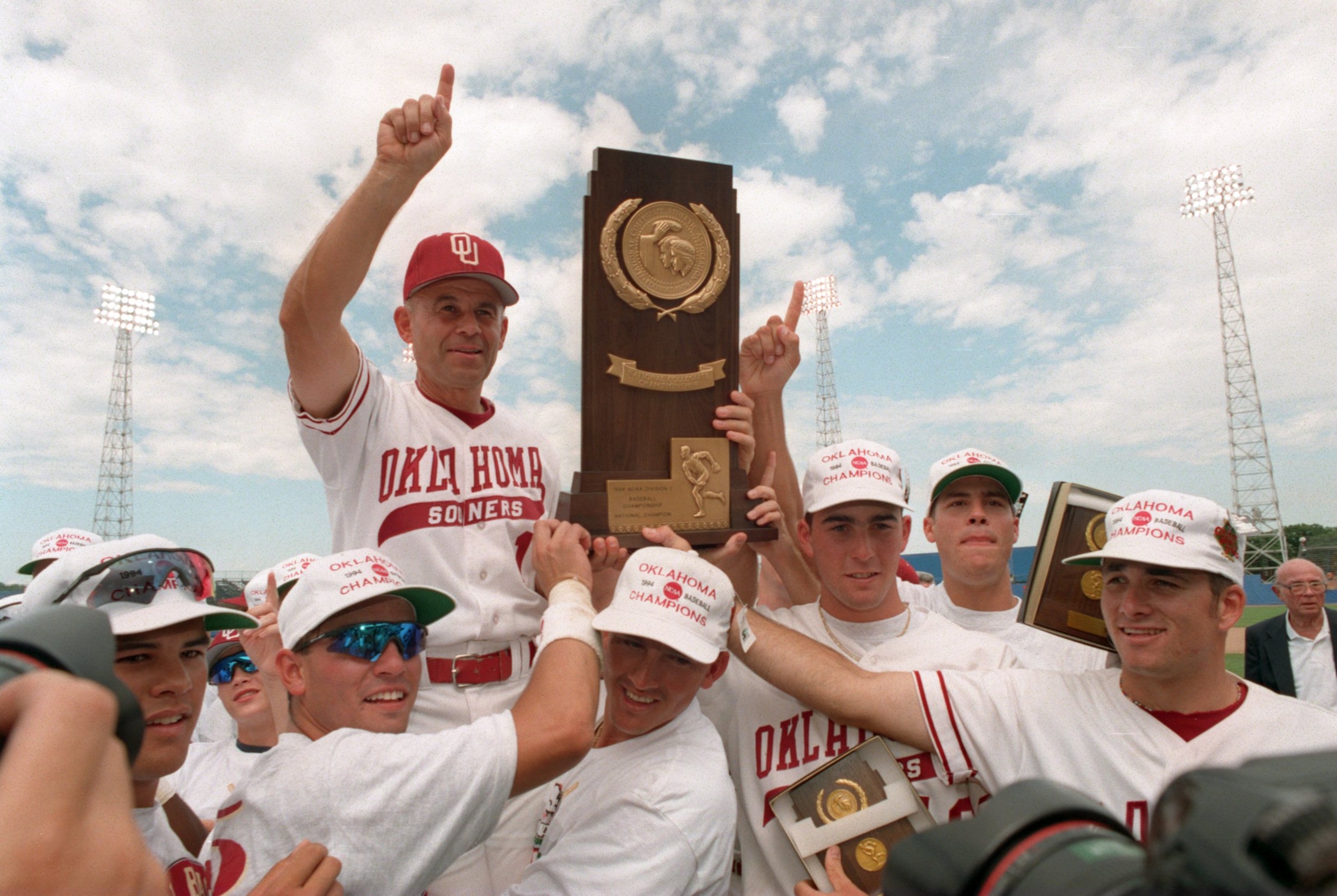 11 JUN 1994:  OKLAHOMA HEAD LARRY COCHELL AND THE OKLAHOMA SOONERS CELEBRATE WINNING THE 1994 COLLEGE WORLD SERIES, AFTER DEFEATING GEORGIA TECH 13-5 AT ROSENBLATT STADIUM. Mandatory Credit: Todd Rosenberg/ALLSPORT