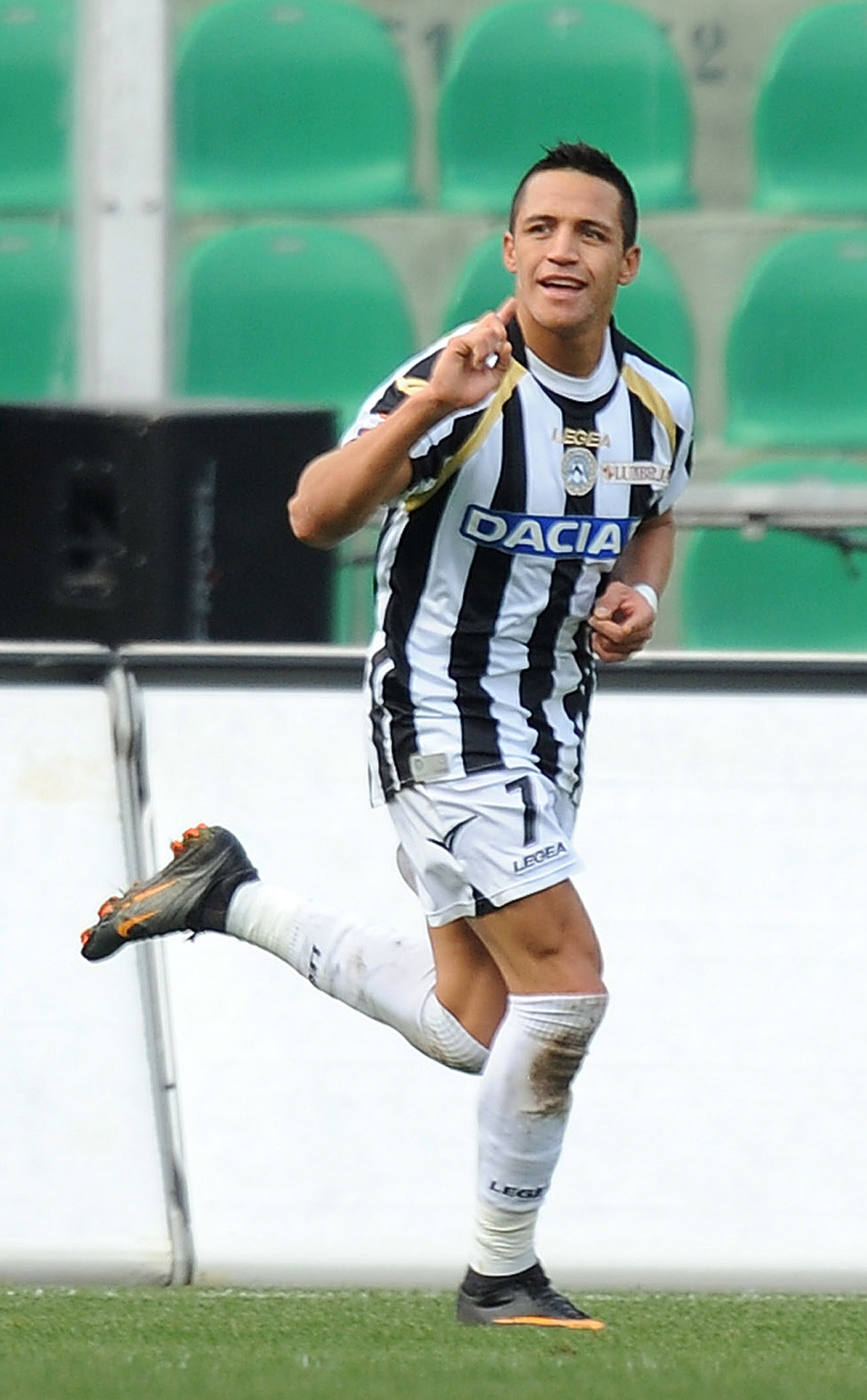 PALERMO, ITALY - FEBRUARY 27: Alexis Sanchez of Udinese celebrates his second goal (0-3) during the Serie A match between US Citta di Palermo and Udinese Calcio at Stadio Renzo Barbera on February 27, 2011 in Palermo, Italy. (Photo by Tullio M. Puglia/G PALERMO, ITALY - FEBRUARY 27: Alexis Sanchez of Udinese celebrates his second goal (0-3) during the Serie A match between US Citta di Palermo and Udinese Calcio at Stadio Renzo Barbera on February 27, 2011 in Palermo, Italy. (Photo by Tullio M. Puglia/G