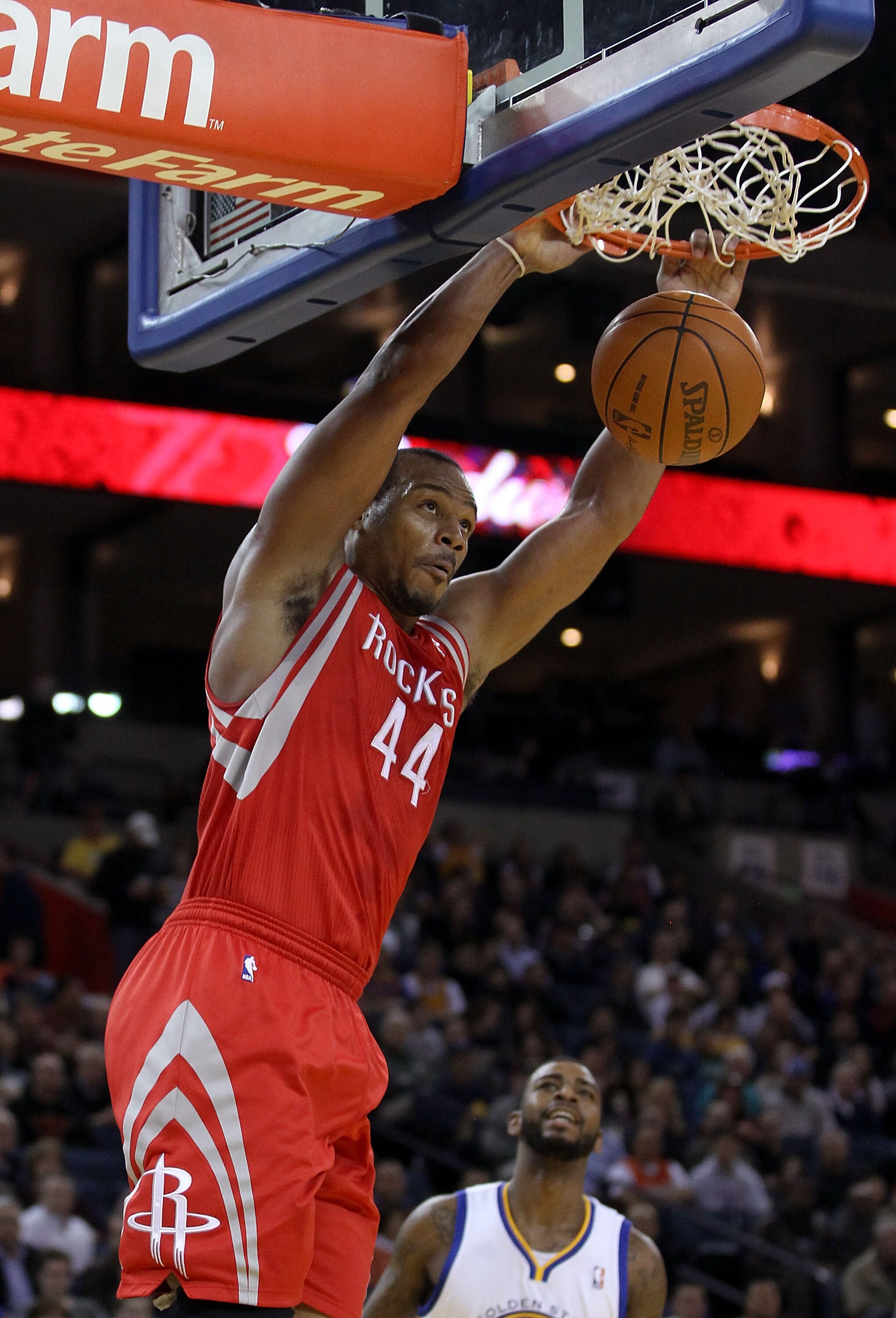 OAKLAND, CA - DECEMBER 20:  Chuck Hayes #44 of the Houston Rockets dunks the ball during their game against the Golden State Warriors at Oracle Arena on December 20, 2010 in Oakland, California. NOTE TO USER: User expressly acknowledges and agrees that, b
