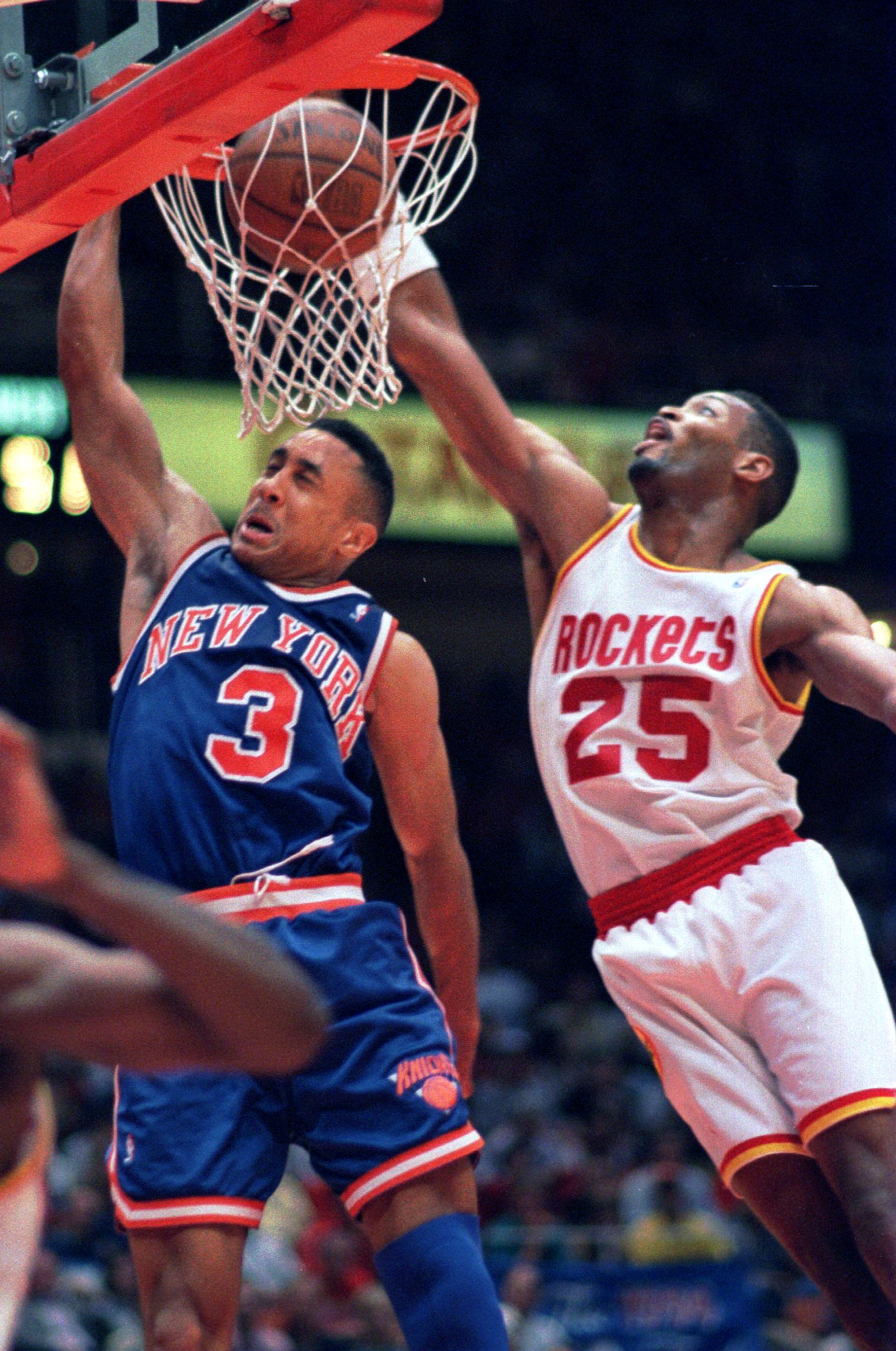 19 Jun 1994: NEW YORK KNICK JOHN STARKS #3, PUTS IN A DUNK PAST HOUSTON ROCKET ROBERT HORRY DURING THE FOURTH QUARTER OF GAME 6 OF THE NBA CHAMPIONSHIPS IN HOUSTON. THE ROCKETS PUSHED THE KNICKS TO A SEVENTH AND FINAL GAME WITH AN 86-84 VICTORY AT THE SUM 19 Jun 1994: NEW YORK KNICK JOHN STARKS #3, PUTS IN A DUNK PAST HOUSTON ROCKET ROBERT HORRY DURING THE FOURTH QUARTER OF GAME 6 OF THE NBA CHAMPIONSHIPS IN HOUSTON. THE ROCKETS PUSHED THE KNICKS TO A SEVENTH AND FINAL GAME WITH AN 86-84 VICTORY AT THE SUM