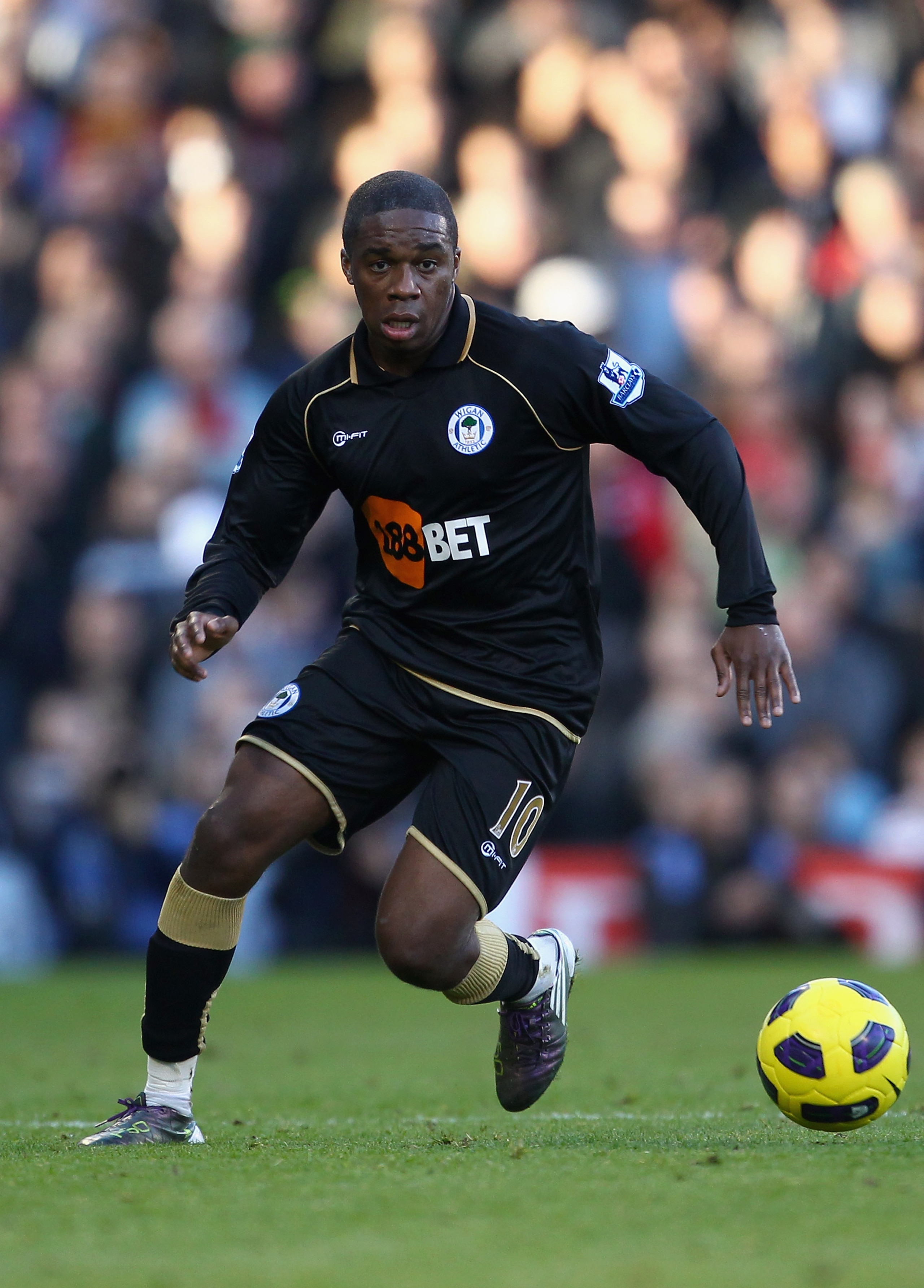 LONDON, ENGLAND - OCTOBER 30:  Charles N'Zogbia of Wigan in action during the Barclays Premier League match between Fulham and Wigan Athletic at Craven Cottage on October 30, 2010 in London, England.  (Photo by Julian Finney/Getty Images)