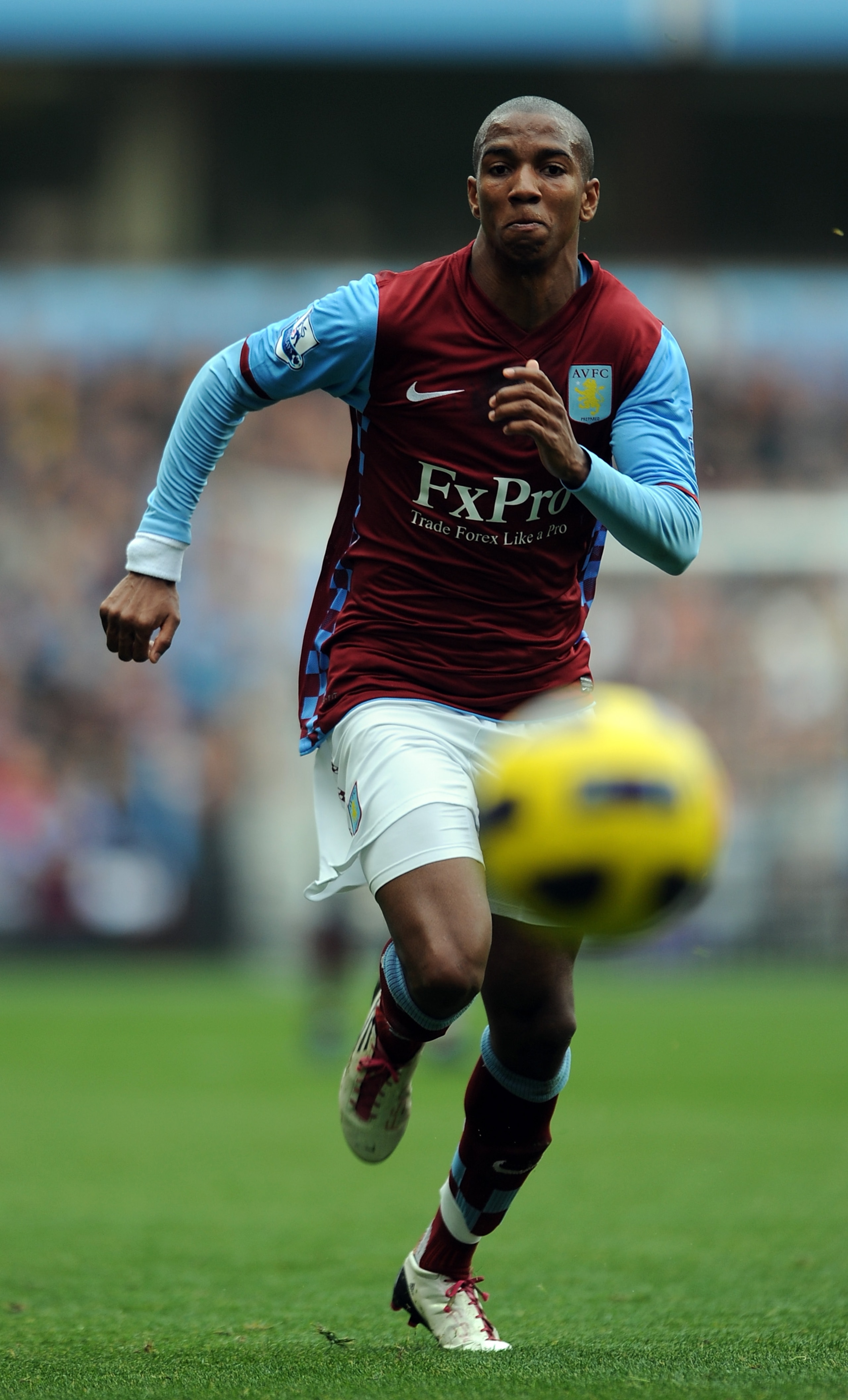 BIRMINGHAM, ENGLAND - OCTOBER 31:  Ashley Young of Aston Villa during the Barclays Premier League match between Aston Villa and Birmingham City at Villa Park on October 31, 2010 in Birmingham, England.  (Photo by Chris Brunskill/Getty Images)