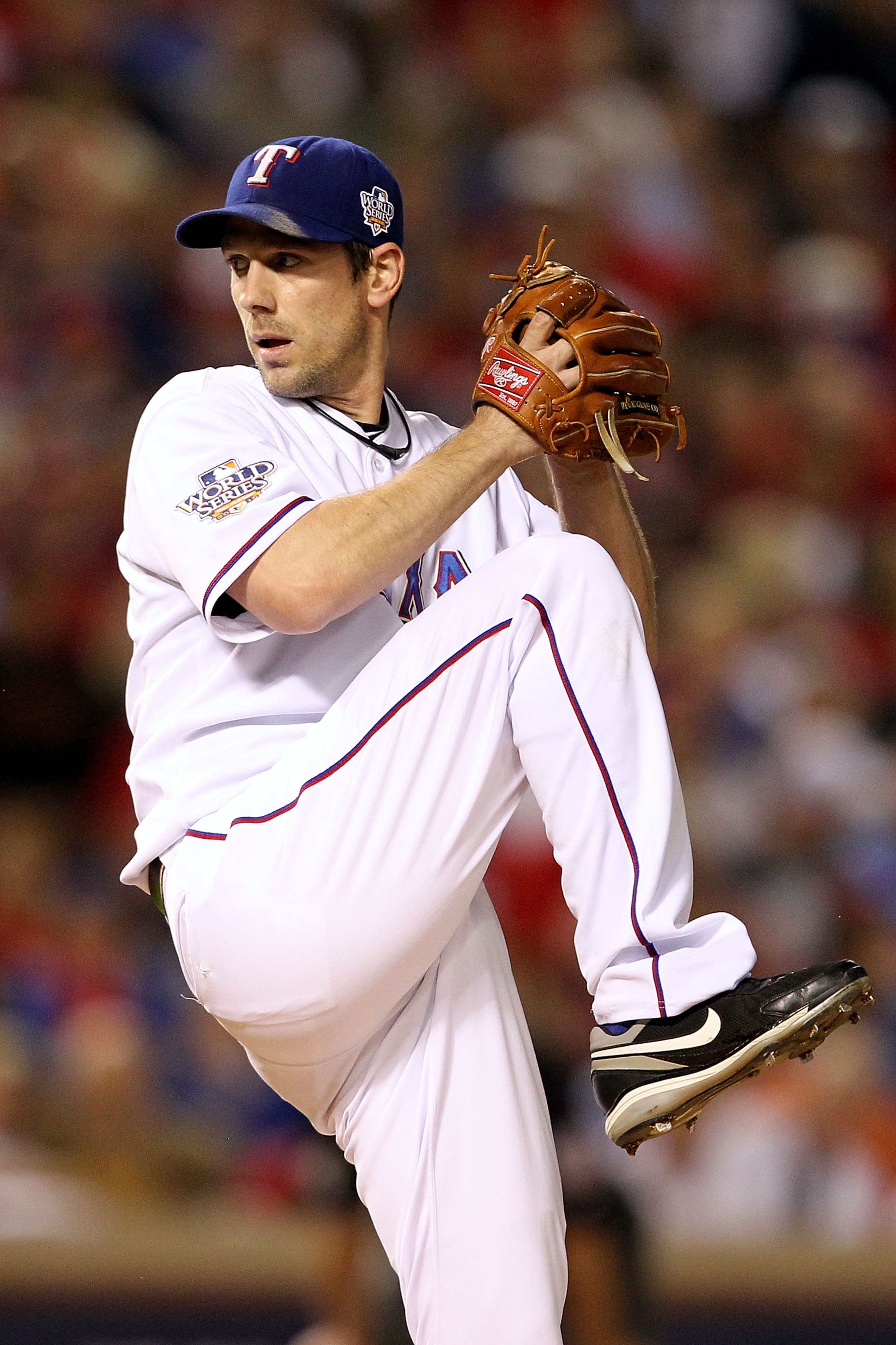ARLINGTON, TX - NOVEMBER 01: Starting pitcher Cliff Lee #33 of the Texas Rangers pitches against the San Francisco Giants in Game Five of the 2010 MLB World Series at Rangers Ballpark in Arlington on November 1, 2010 in Arlington, Texas. The Giants won 3 ARLINGTON, TX - NOVEMBER 01: Starting pitcher Cliff Lee #33 of the Texas Rangers pitches against the San Francisco Giants in Game Five of the 2010 MLB World Series at Rangers Ballpark in Arlington on November 1, 2010 in Arlington, Texas. The Giants won 3