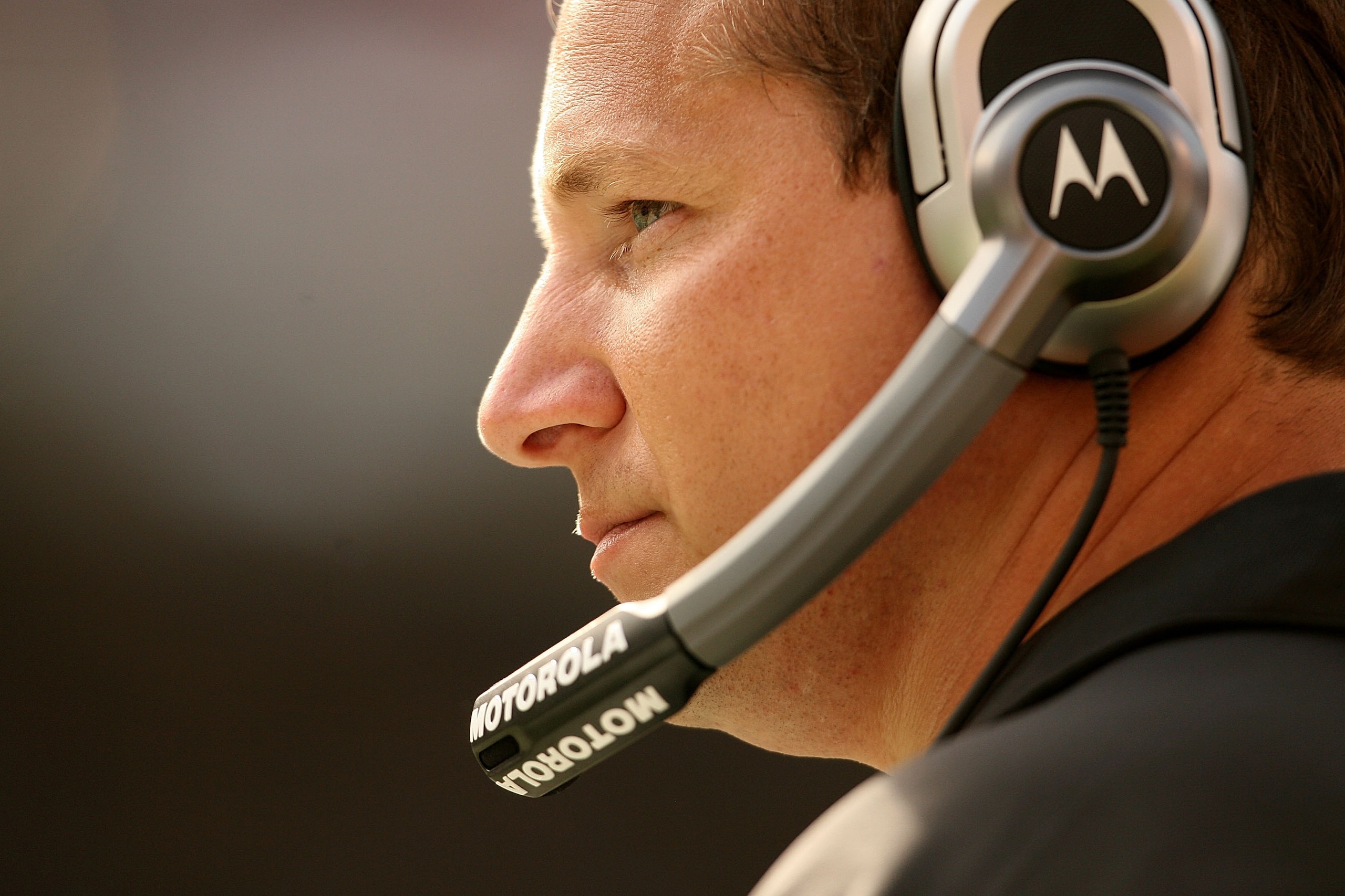 EAST RUTHERFORD, NJ - SEPTEMBER 09: New York Jets coach Eric Mangini watches on from the sideline against the New England Patriots on September 9, 2007 at Giants Stadium in East Rutherford, New Jersey. The Patriots defeated the Jets 38-14. (Photo by Nic EAST RUTHERFORD, NJ - SEPTEMBER 09: New York Jets coach Eric Mangini watches on from the sideline against the New England Patriots on September 9, 2007 at Giants Stadium in East Rutherford, New Jersey. The Patriots defeated the Jets 38-14. (Photo by Nic