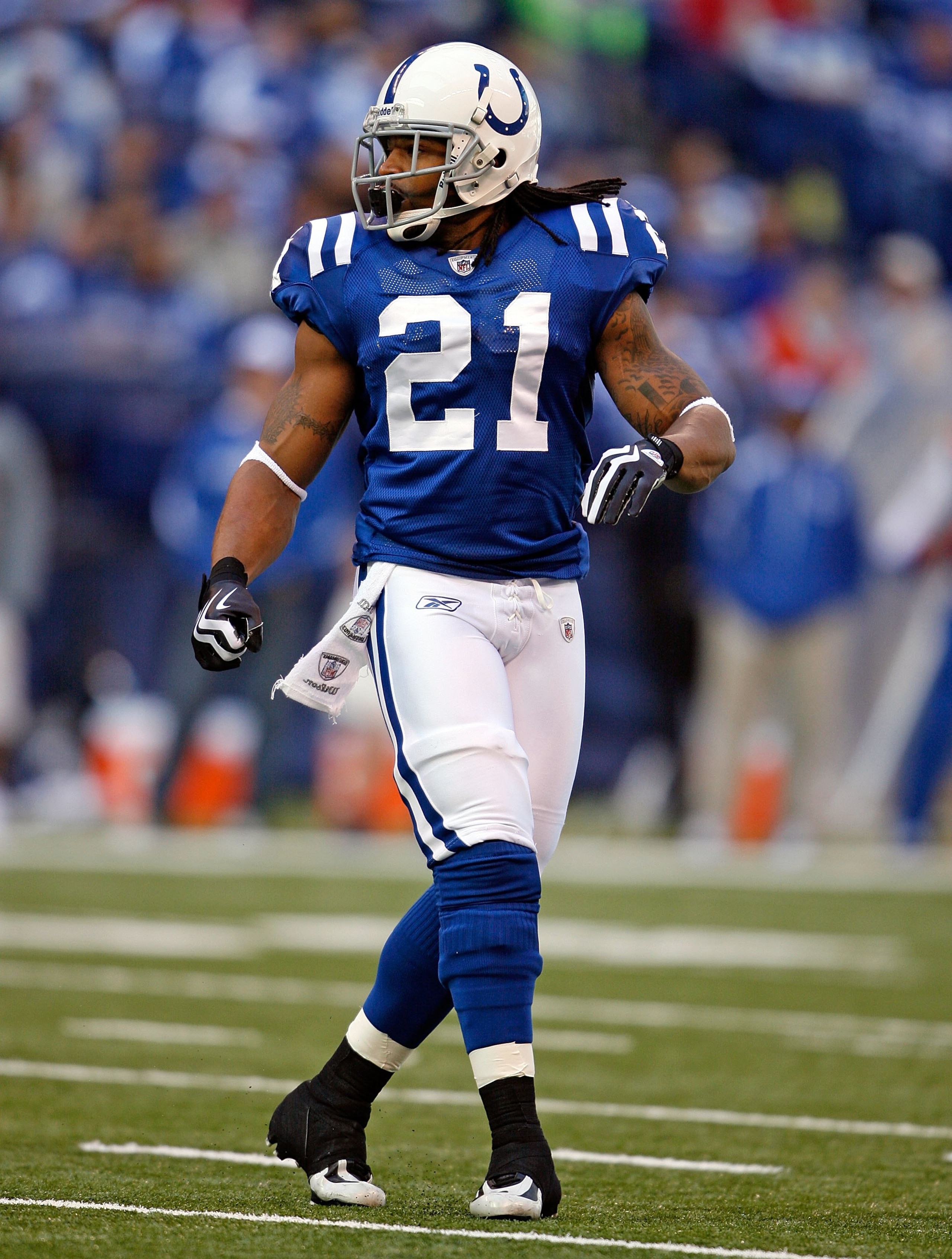 INDIANAPOLIS - NOVEMBER 01: Bob Sanders #21 of the Indianapolis Colts moves on the field during the NFL game against the San Francisco 49ers at Lucas Oil Stadium on November 1, 2009 in Indianapolis, Indiana. (Photo by Andy Lyons/Getty Images) INDIANAPOLIS - NOVEMBER 01: Bob Sanders #21 of the Indianapolis Colts moves on the field during the NFL game against the San Francisco 49ers at Lucas Oil Stadium on November 1, 2009 in Indianapolis, Indiana. (Photo by Andy Lyons/Getty Images)