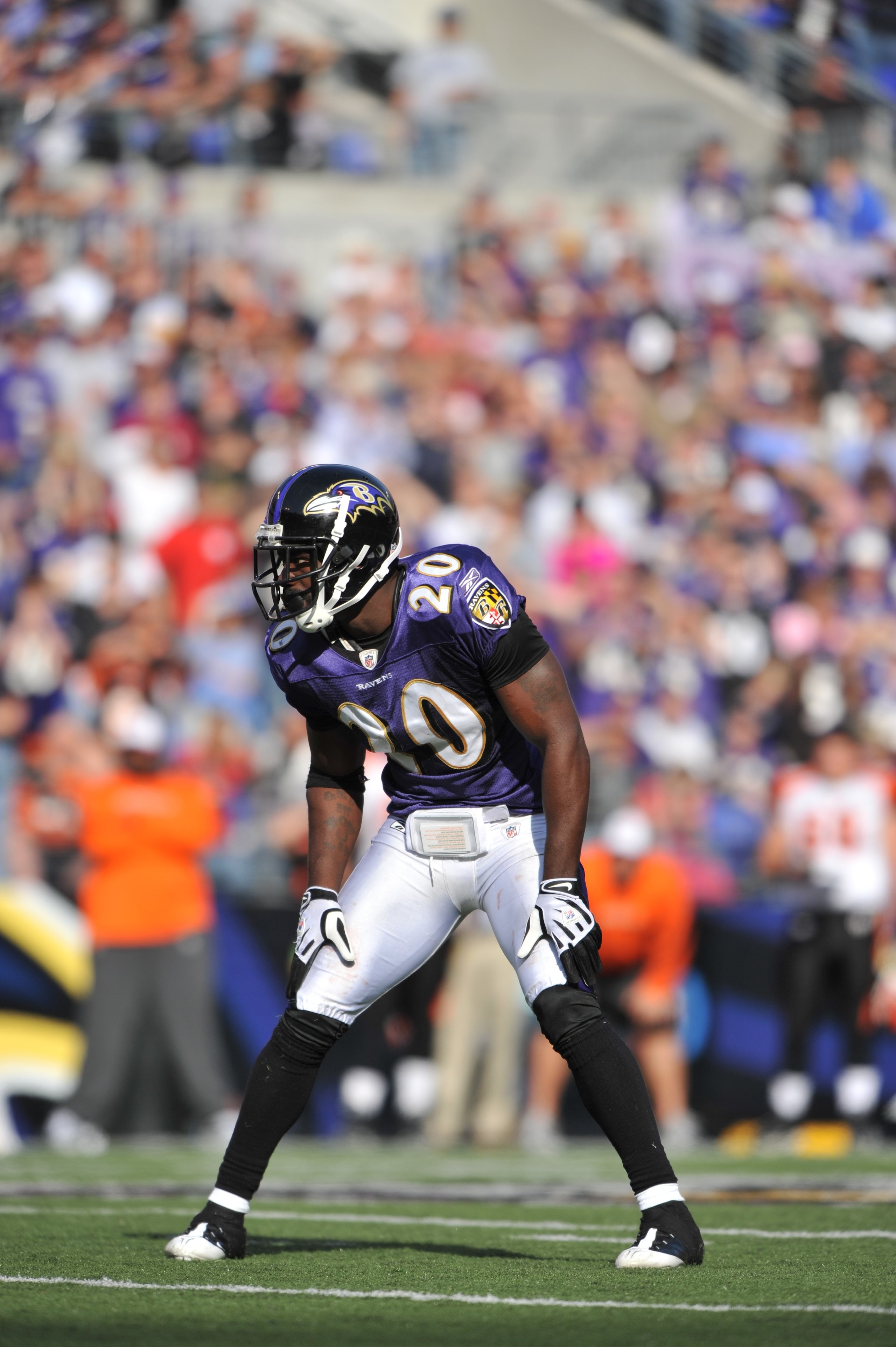 BALTIMORE - OCTOBER 11: Ed Reed #20 of the Baltimore Ravens defends against the Cincinnati Bengals at M&T Bank Stadium on October 11, 2009 in Baltimore, Maryland. The Bengals defeated the Ravens 17-14. (Photo by Larry French/Getty Images) BALTIMORE - OCTOBER 11: Ed Reed #20 of the Baltimore Ravens defends against the Cincinnati Bengals at M&T Bank Stadium on October 11, 2009 in Baltimore, Maryland. The Bengals defeated the Ravens 17-14. (Photo by Larry French/Getty Images)
