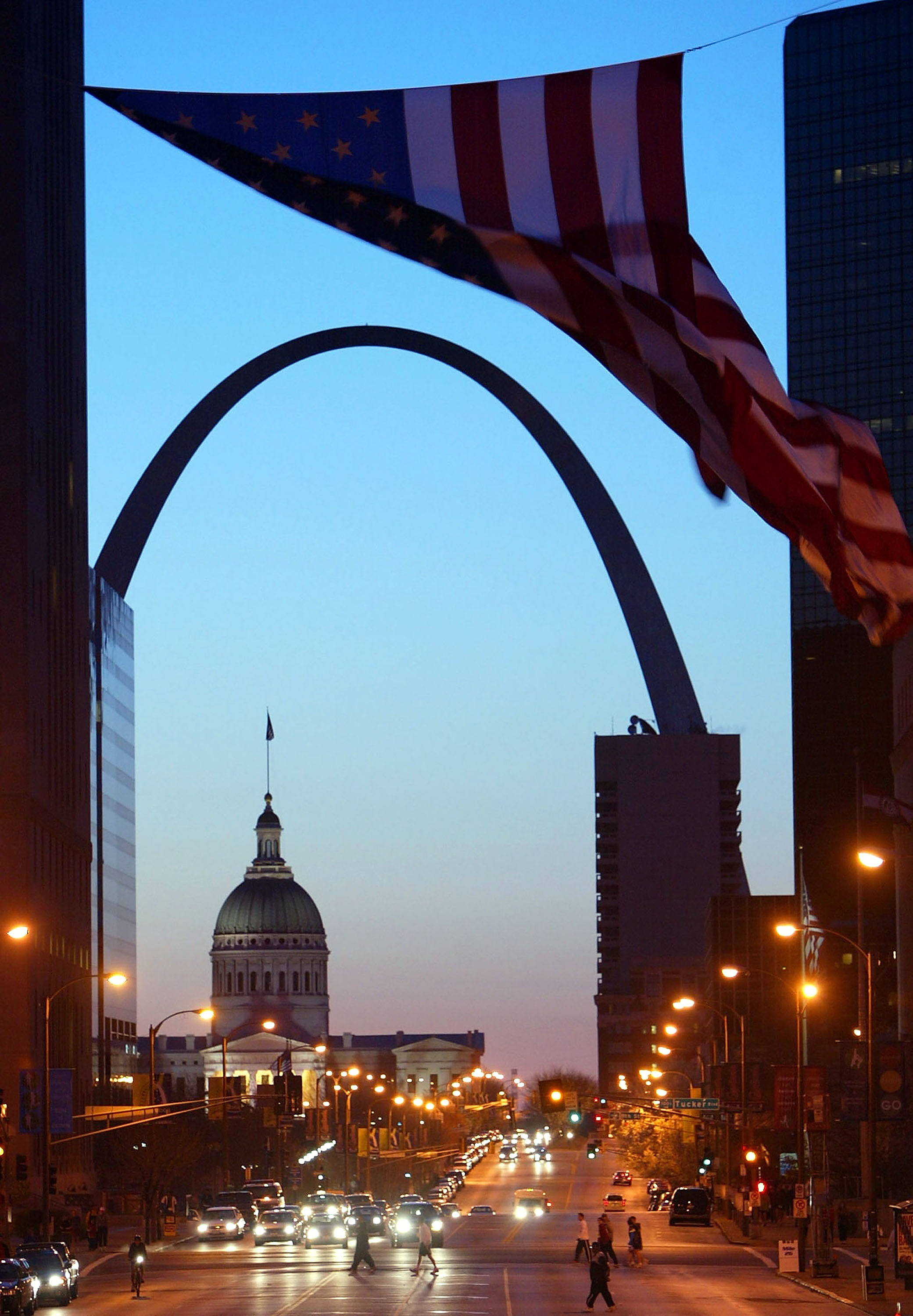 ST. LOUIS - APRIL 4: A view of the Gateway Arch and the St. Louis Courthouse before dawn during the 2004 Spirit of St. Louis Marathon on April 4, 2004 in St. Louis, Missouri. (Photo by Donald Miralle/Getty Images)