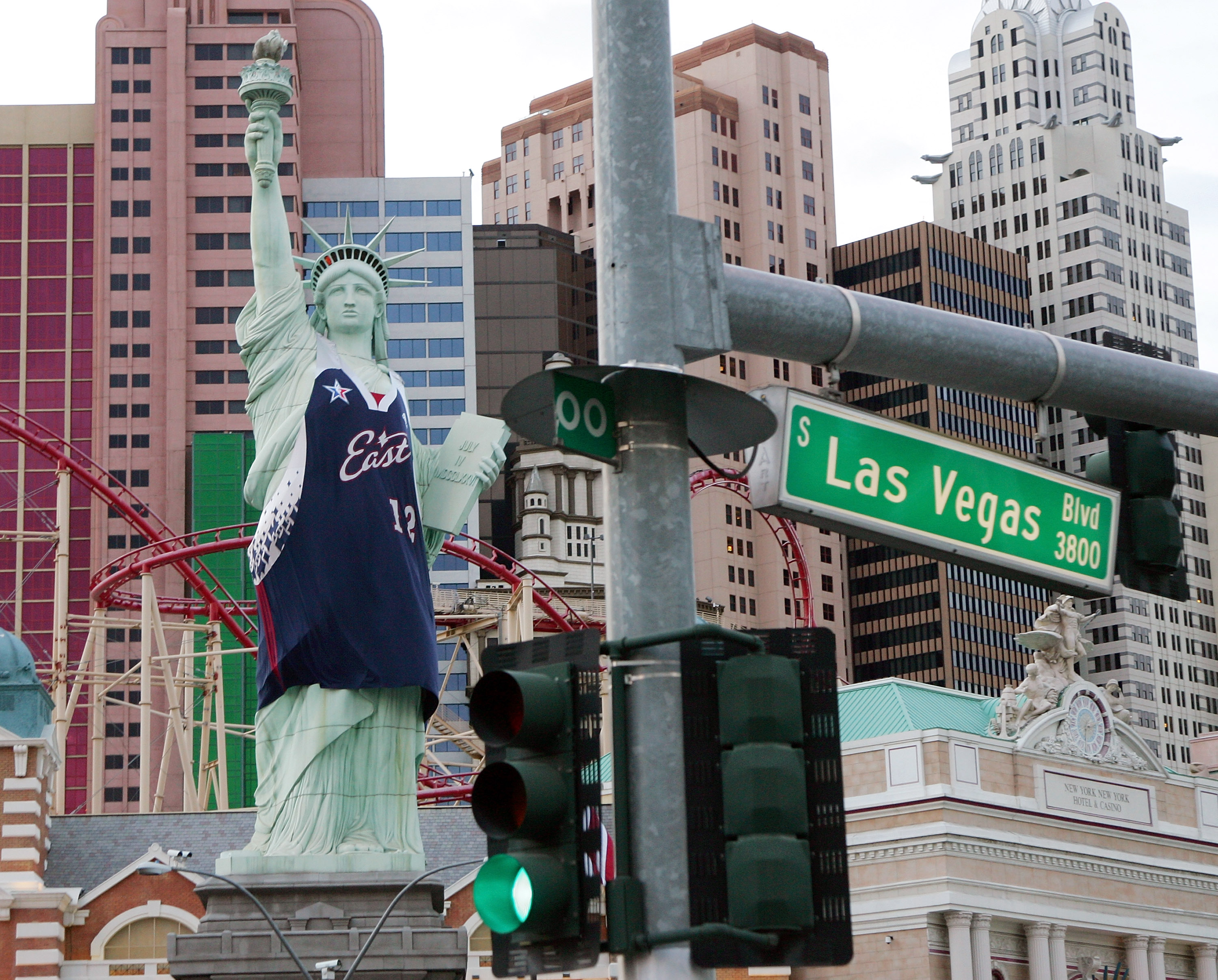 statue of liberty raiders jersey