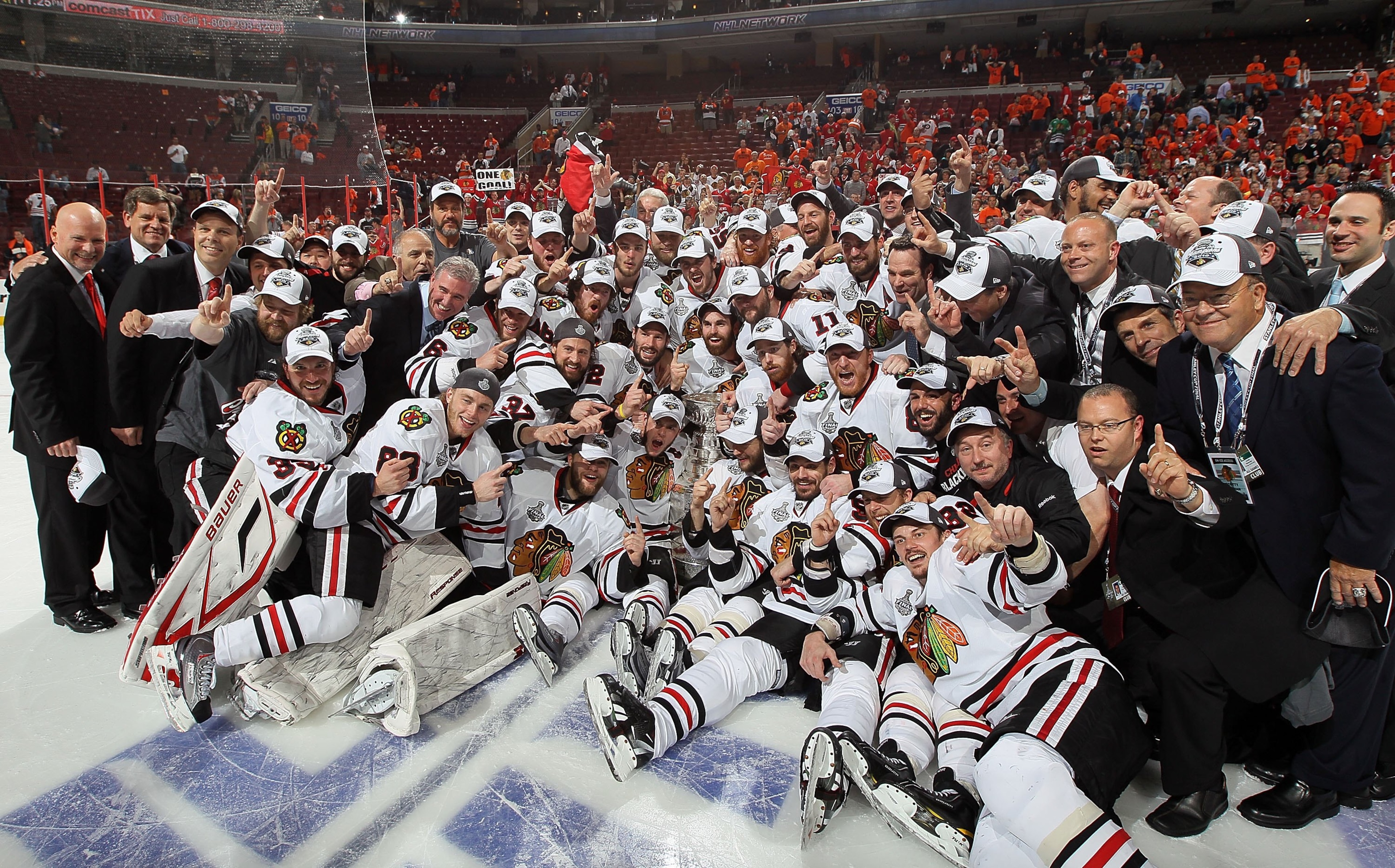PHILADELPHIA - JUNE 09: The Chicago Blackhawks pose for a team photo after defeating the Philadelphia Flyers 4-3 in overtime and win the Stanley Cup in Game Six of the 2010 NHL Stanley Cup Final at the Wachovia Center on June 9, 2010 in Philadelphia, Penn
