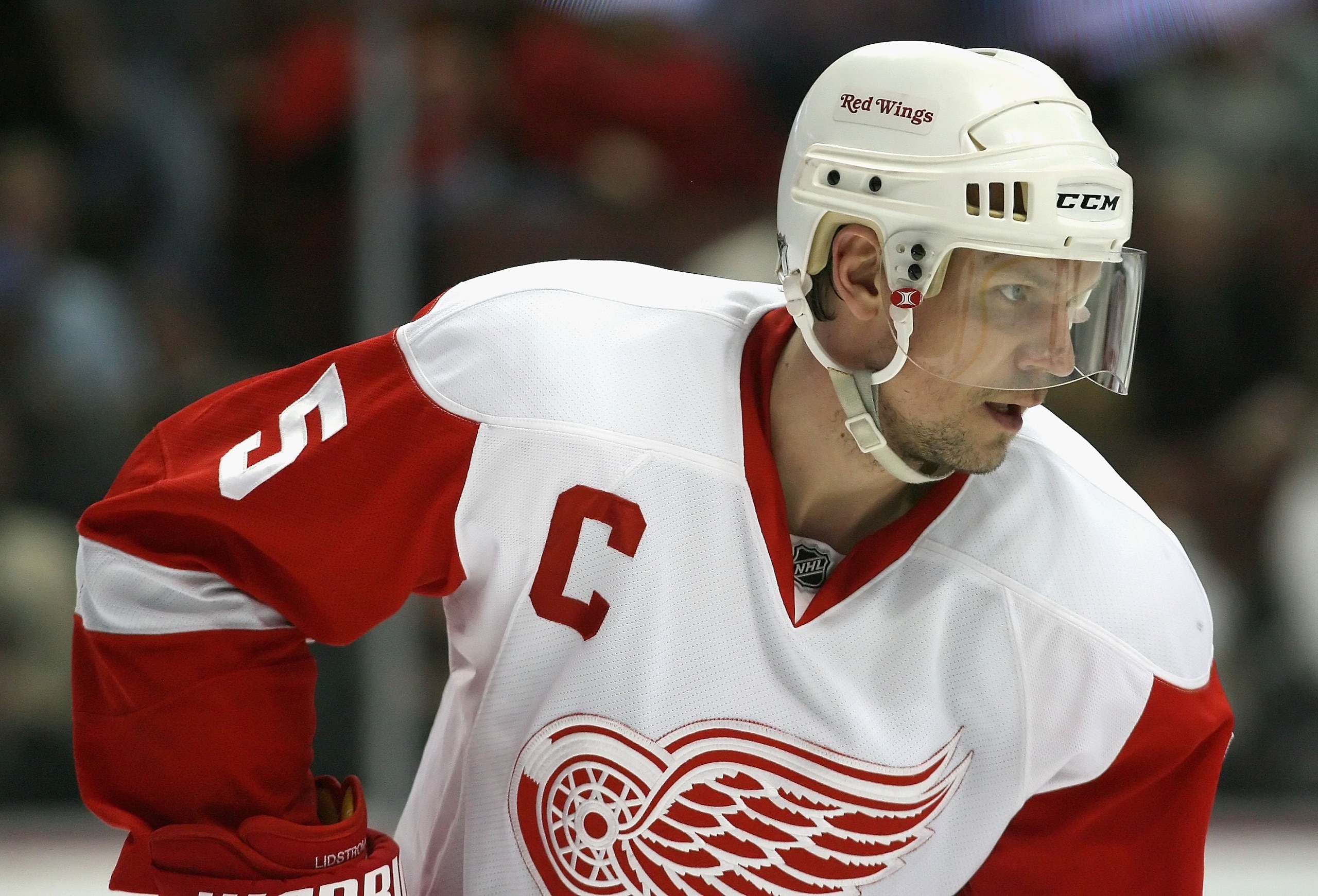ANAHEIM, CA - JANUARY 14:  Nicklas Lidstrom #5 of the Detroit Red Wings leans in during a face off in the NHL game against the Anaheim Ducks at Honda Center on January 14, 2008 in Anaheim, California. The Red Wings defeated the Ducks 4-3.  (Photo by Chris